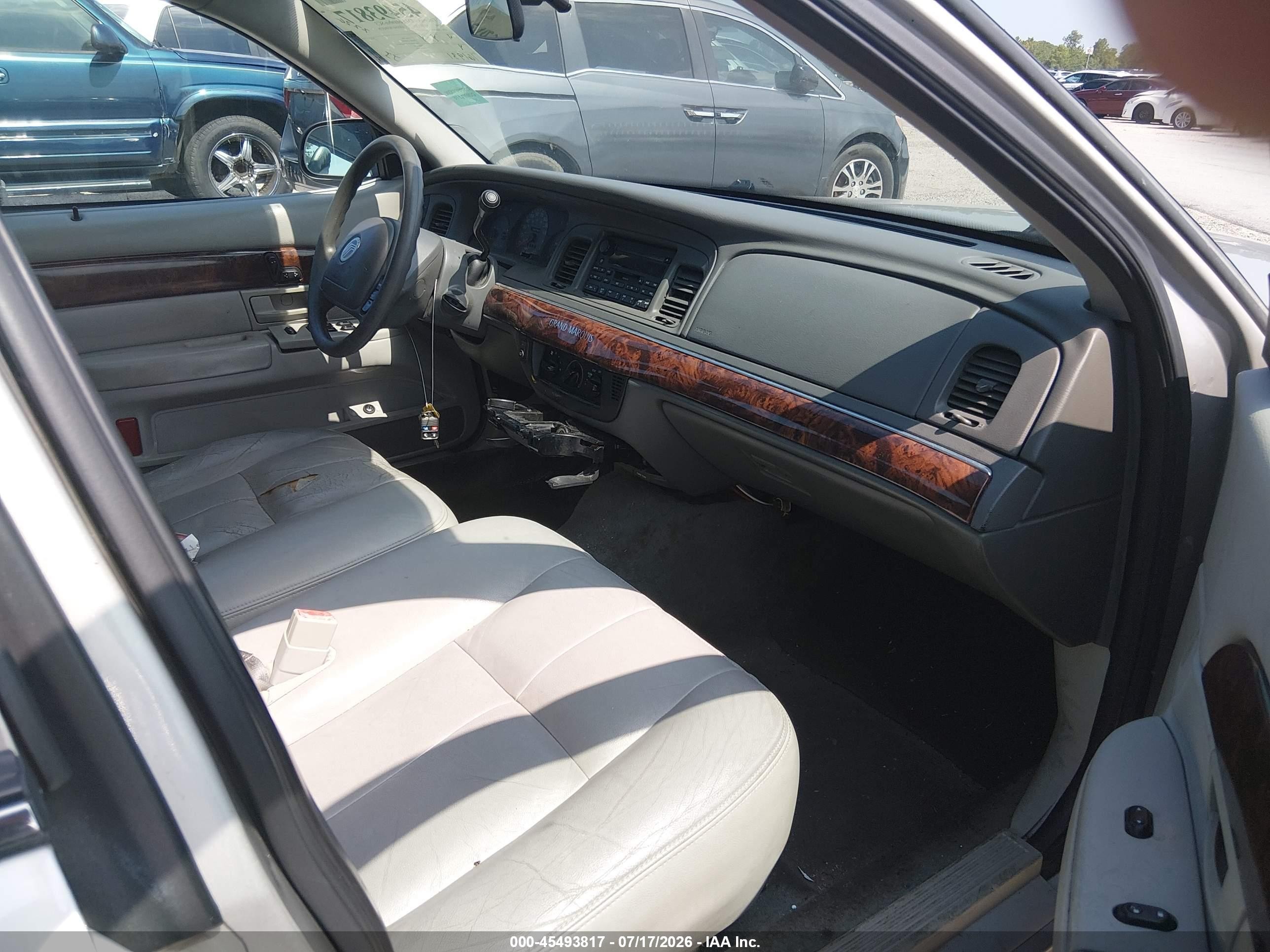 2004 Mercury Grand Marquis Gs Silver vin: 2MEFM74W84X680712