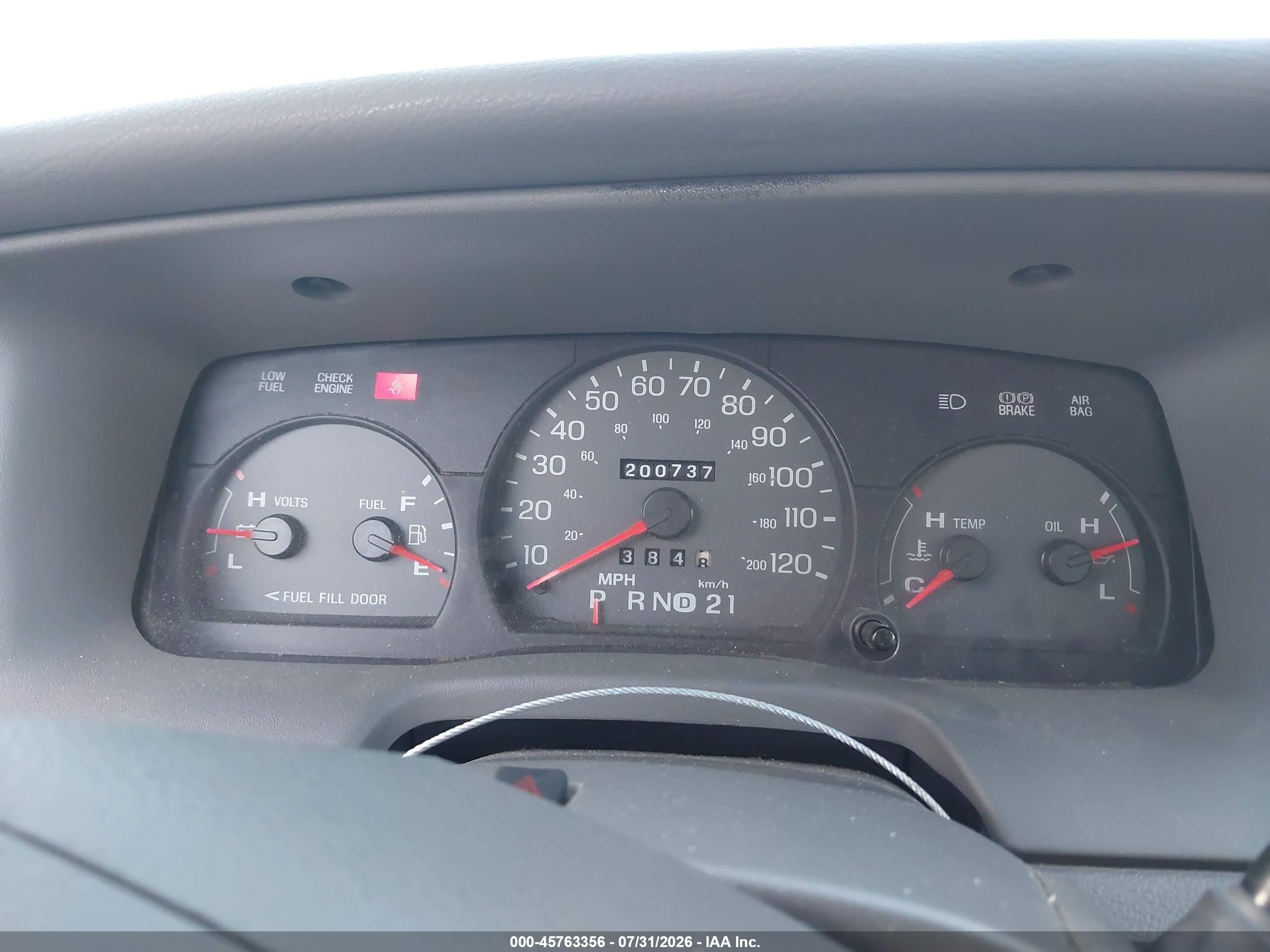2005 Mercury Grand Marquis Gs Серебряный vin: 2MEFM74W85X622035