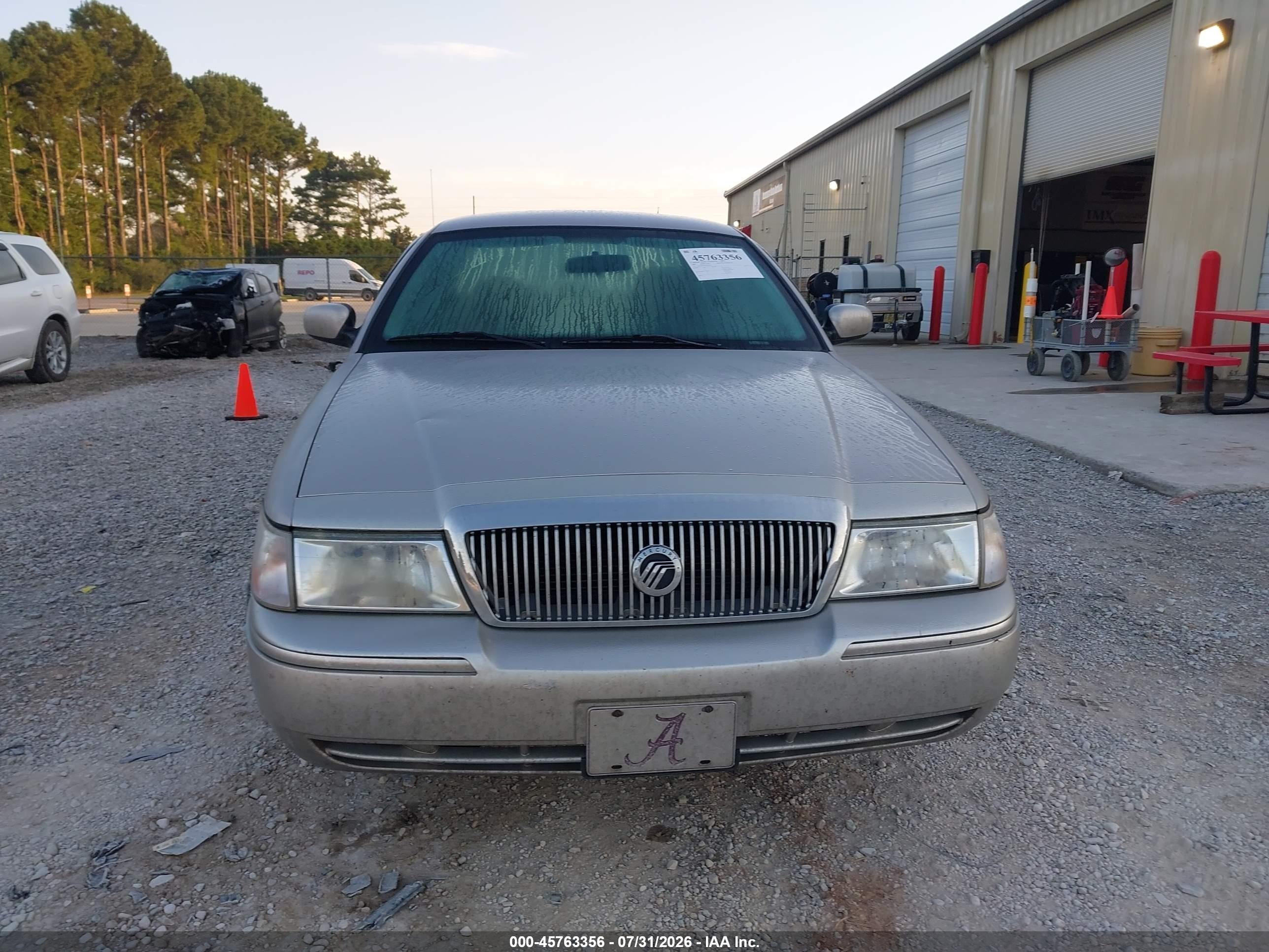 2005 Mercury Grand Marquis Gs Серебряный vin: 2MEFM74W85X622035