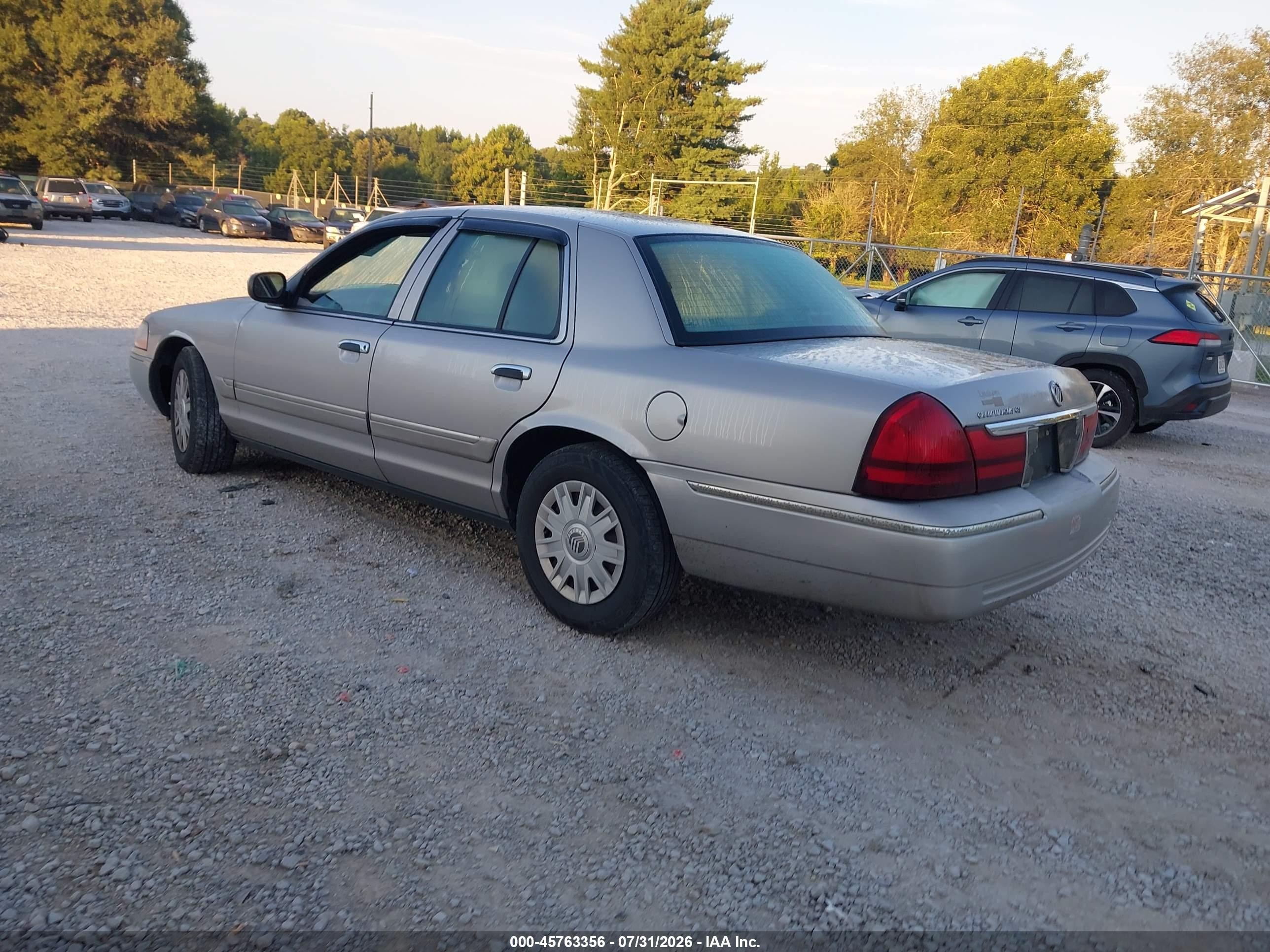 2005 Mercury Grand Marquis Gs Серебряный vin: 2MEFM74W85X622035