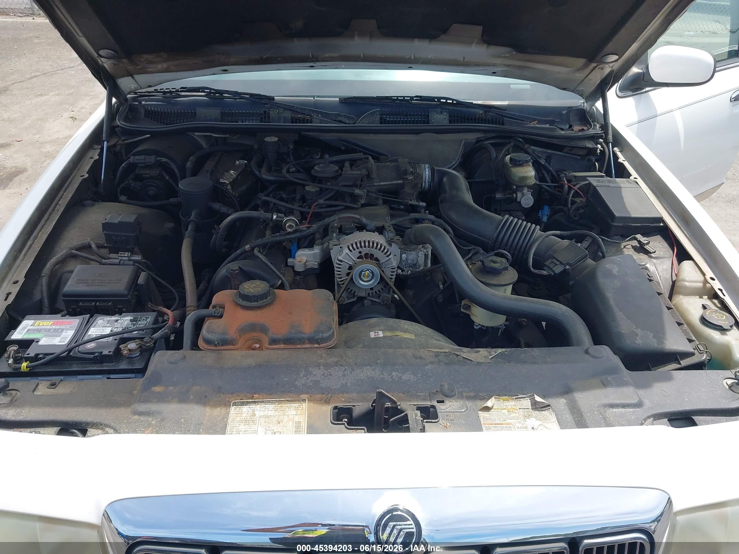 1999 Mercury Grand Marquis Gs White vin: 2MEFM74W8XX722784