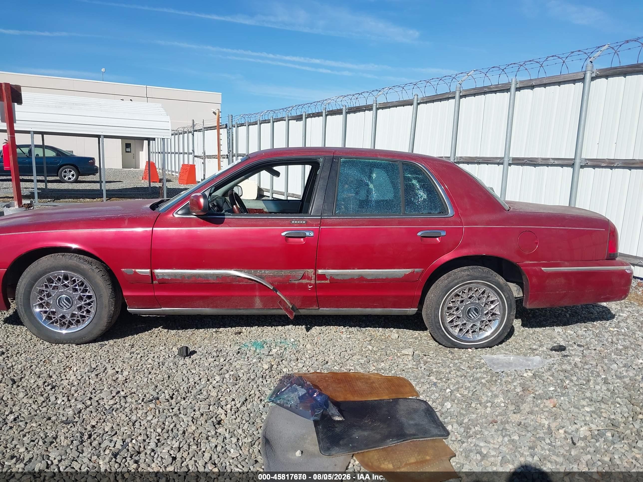 2000 Mercury Grand Marquis Gs Maroon vin: 2MEFM74W8YX604610