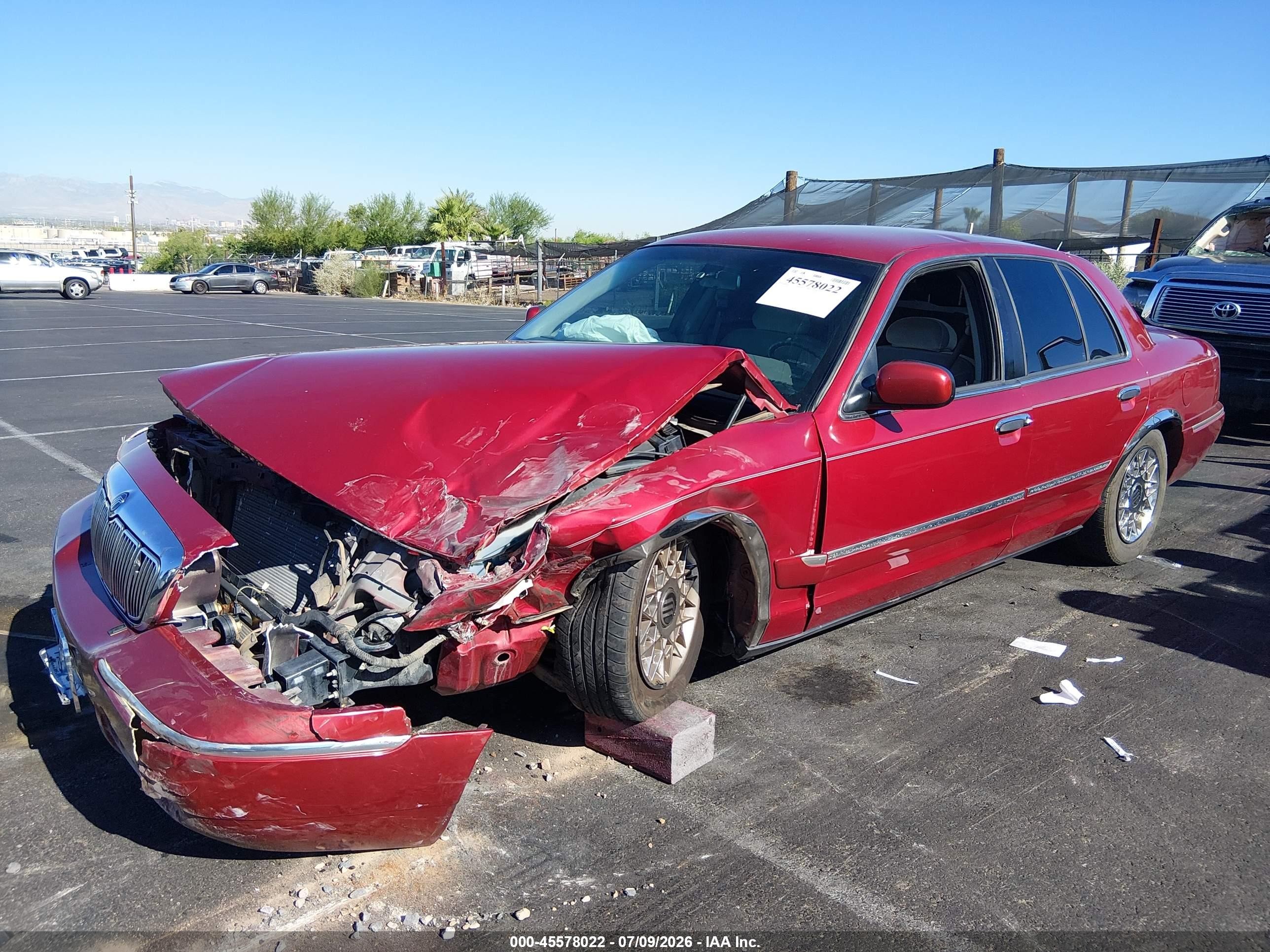 2001 Mercury Grand Marquis Gs Red vin: 2MEFM74W91X644040
