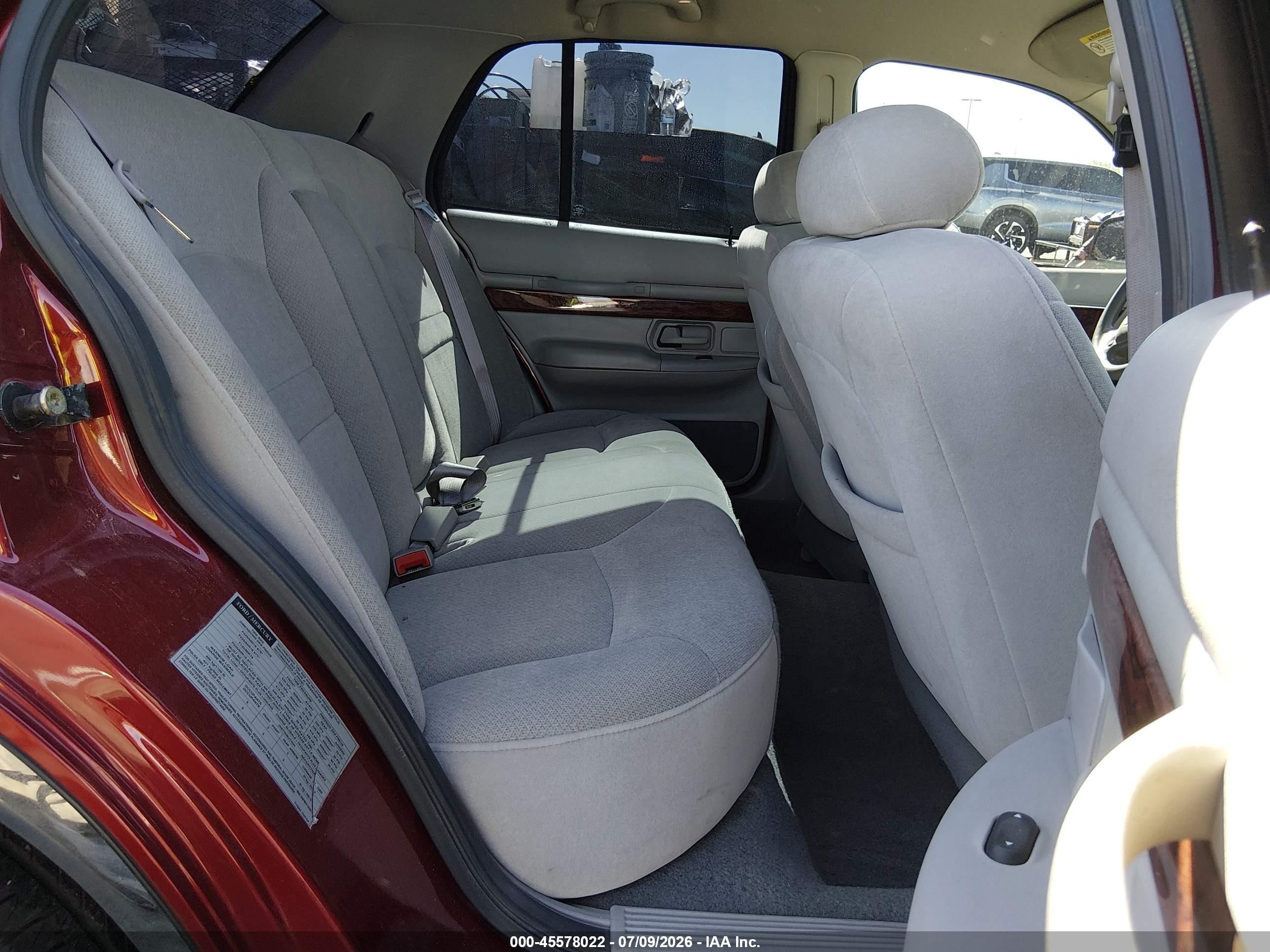 2001 Mercury Grand Marquis Gs Red vin: 2MEFM74W91X644040
