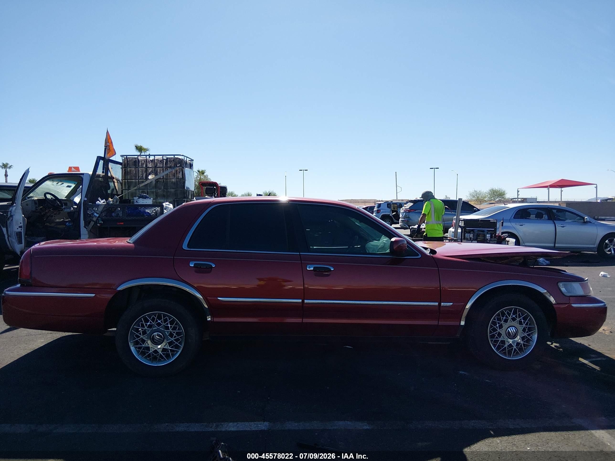 2001 Mercury Grand Marquis Gs Red vin: 2MEFM74W91X644040