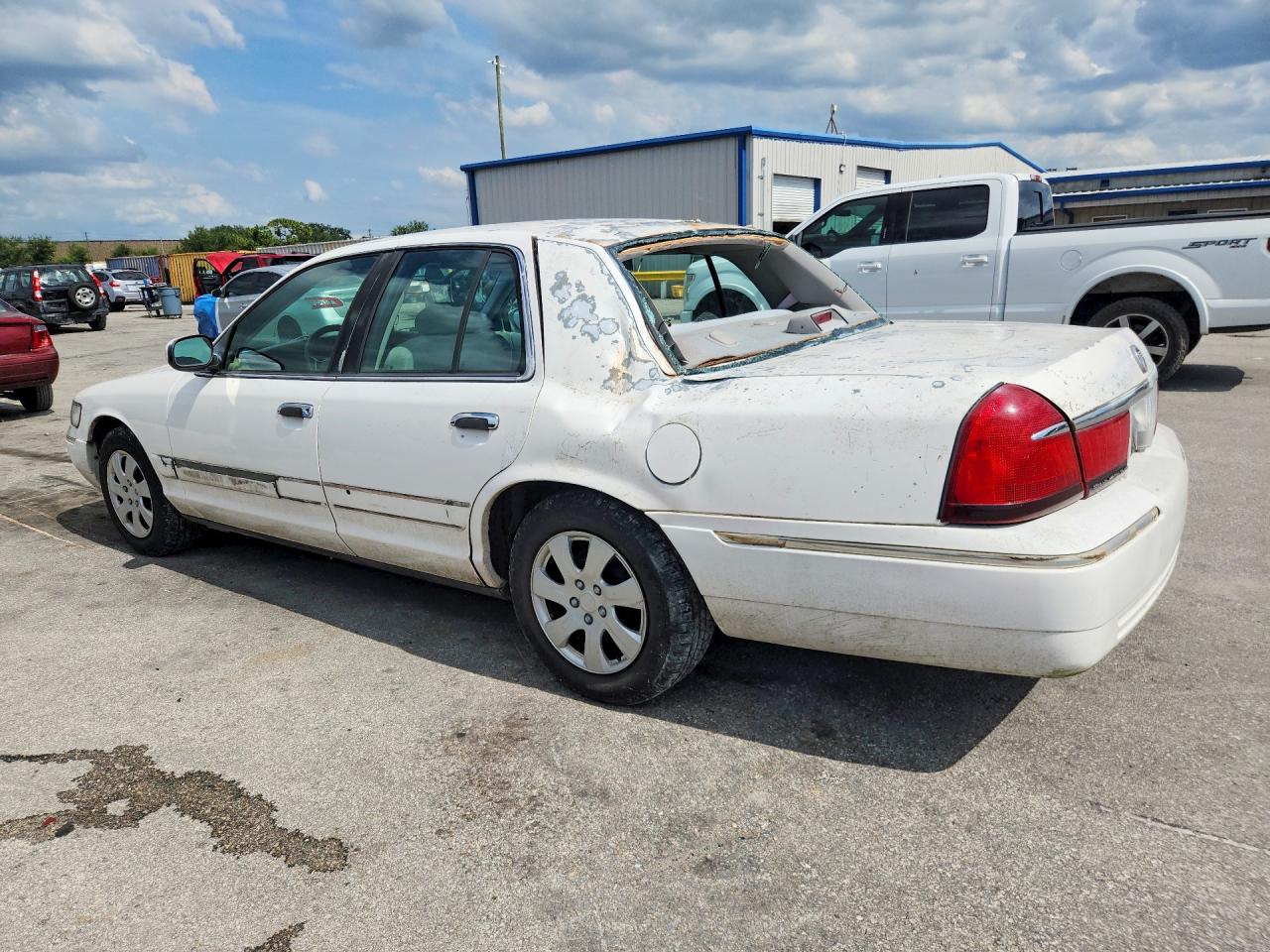2001 Mercury Grand Marquis Gs White vin: 2MEFM74W91X680035