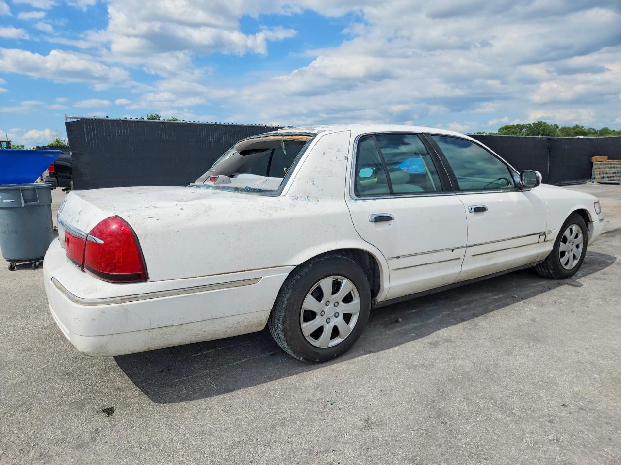 2001 Mercury Grand Marquis Gs White vin: 2MEFM74W91X680035