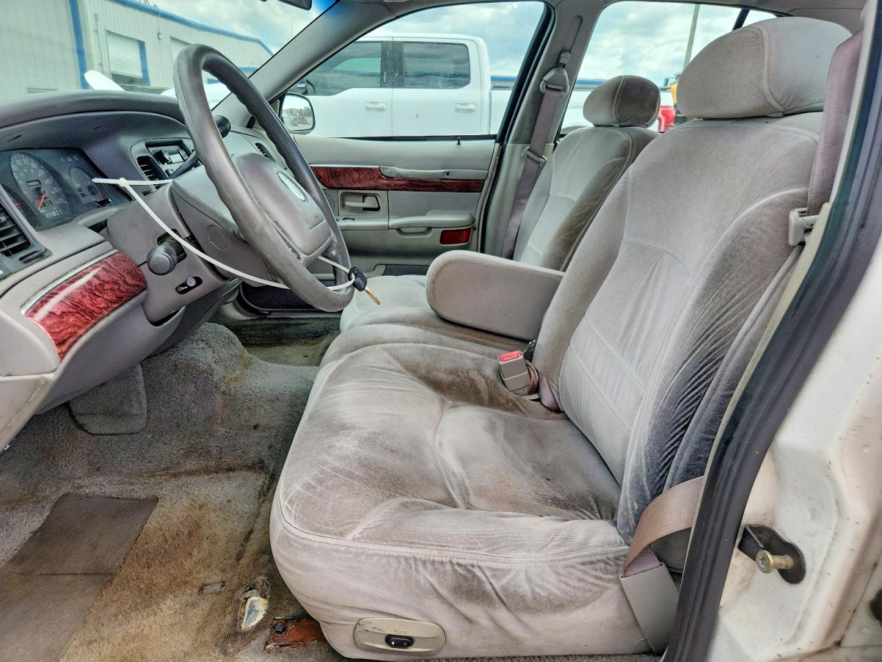 2001 Mercury Grand Marquis Gs White vin: 2MEFM74W91X680035
