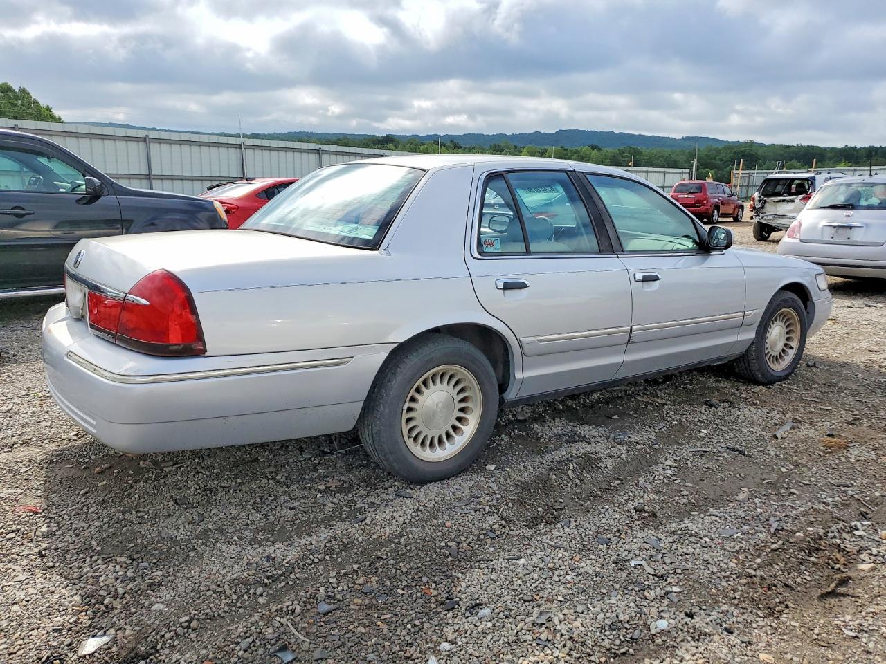 2002 Mercury Grand Marquis Gs Silver vin: 2MEFM74W92X653533