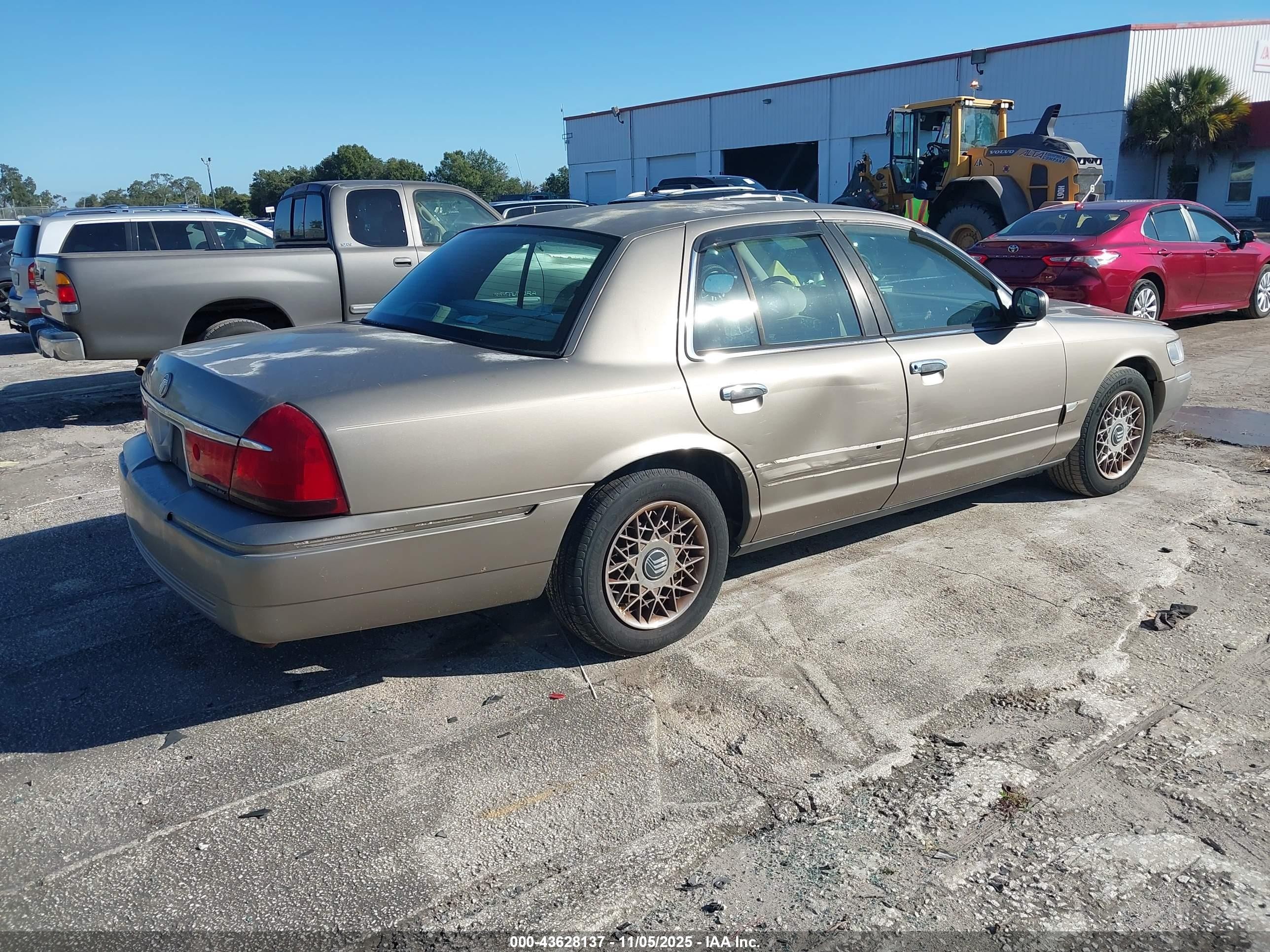 2002 Mercury Grand Marquis Gs Gold vin: 2MEFM74W92X663530