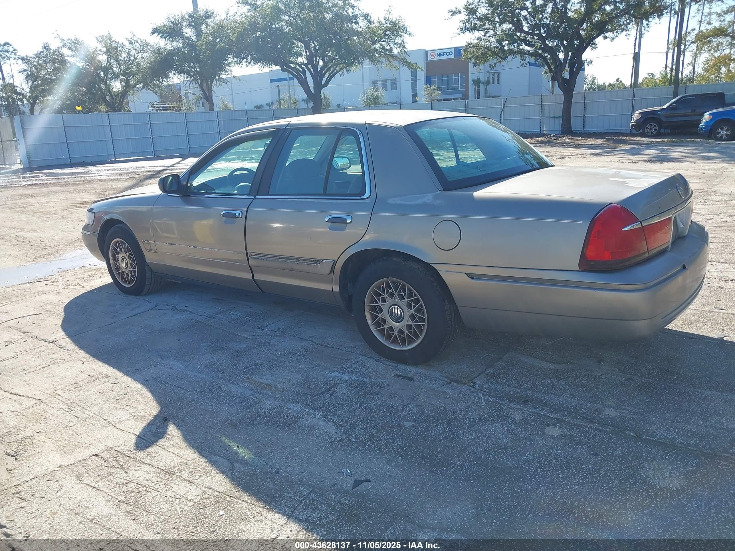 2002 Mercury Grand Marquis Gs Gold vin: 2MEFM74W92X663530