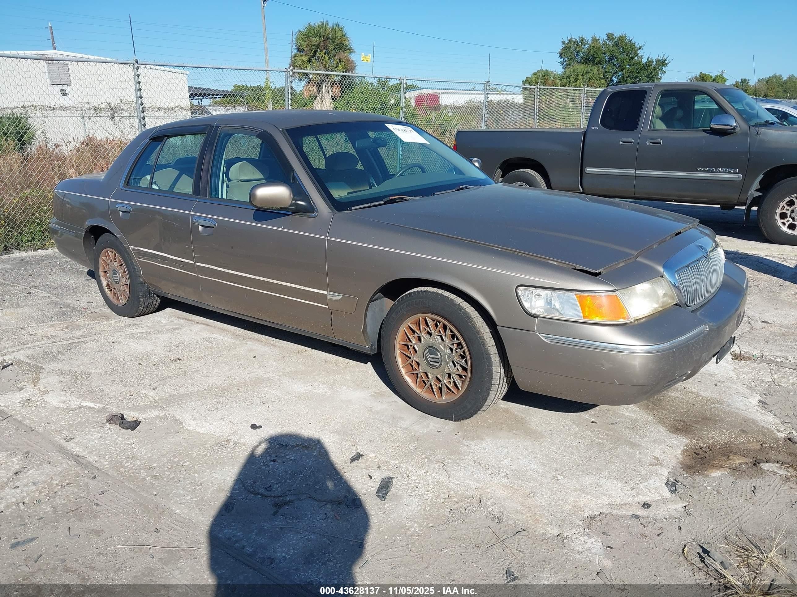 2002 Mercury Grand Marquis Gs Gold vin: 2MEFM74W92X663530