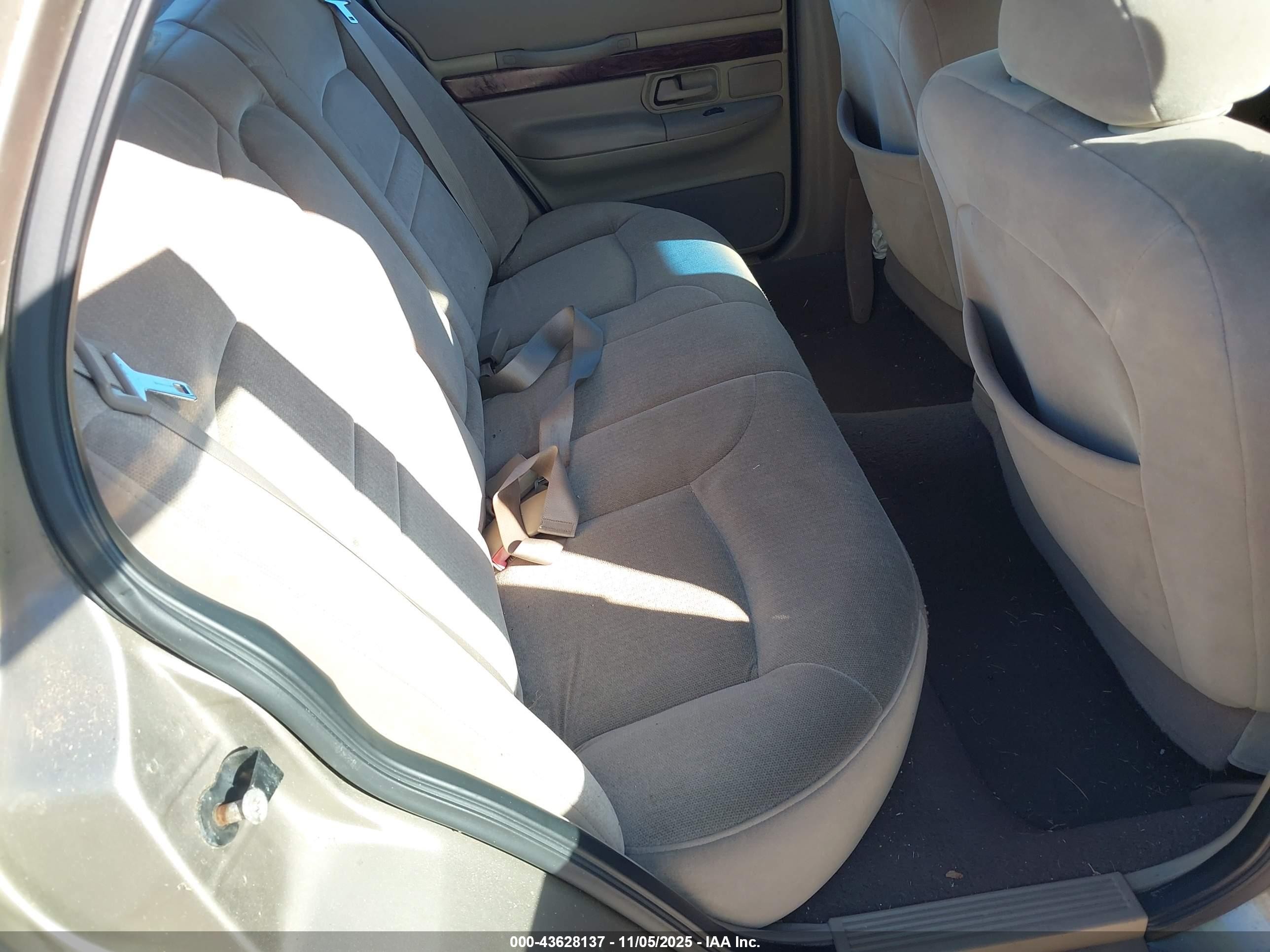 2002 Mercury Grand Marquis Gs Gold vin: 2MEFM74W92X663530