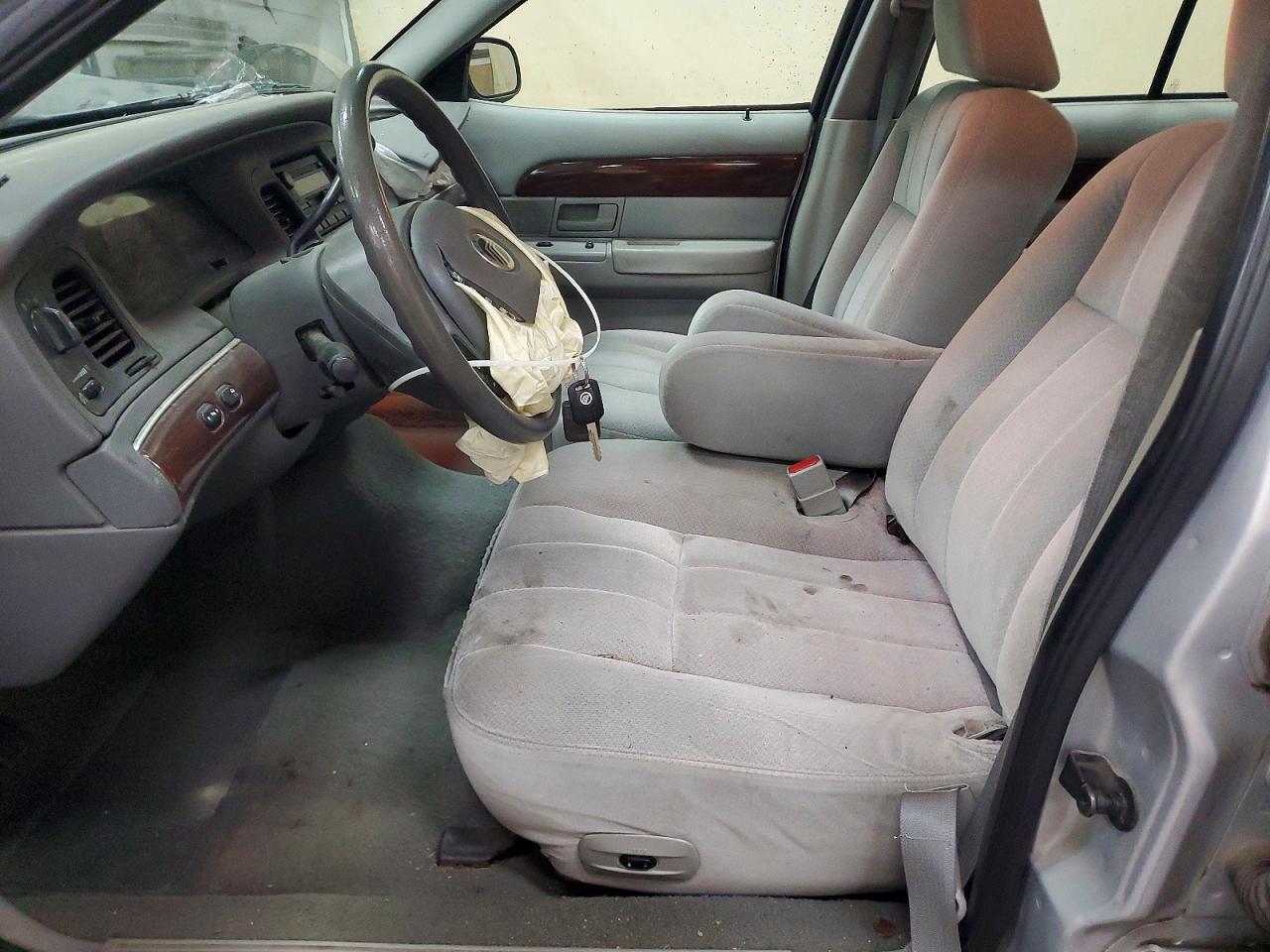2003 Mercury Grand Marquis Gs Серебряный vin: 2MEFM74W93X603958