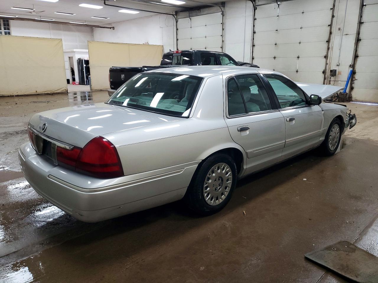 2003 Mercury Grand Marquis Gs Серебряный vin: 2MEFM74W93X603958