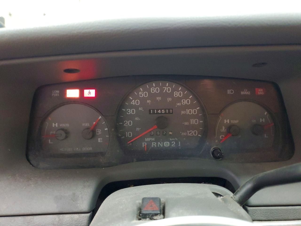 2003 Mercury Grand Marquis Gs Серебряный vin: 2MEFM74W93X603958