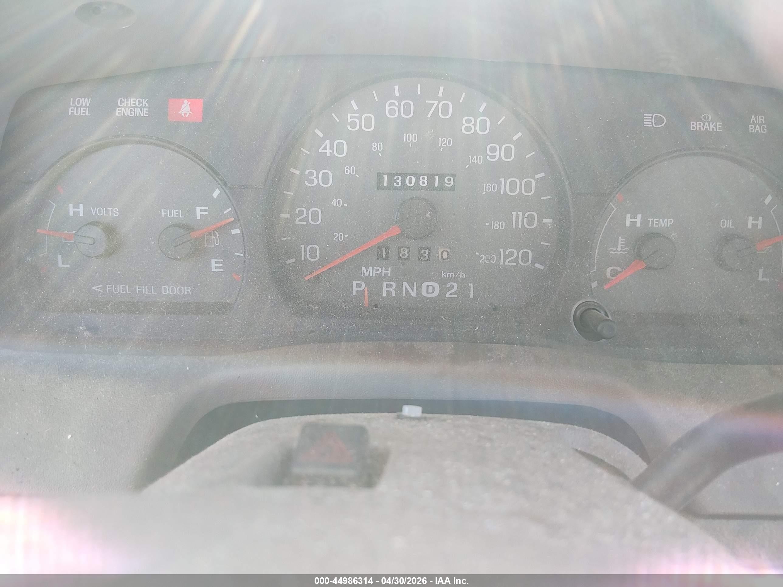 2003 Mercury Grand Marquis Gs Champagne vin: 2MEFM74W93X702649