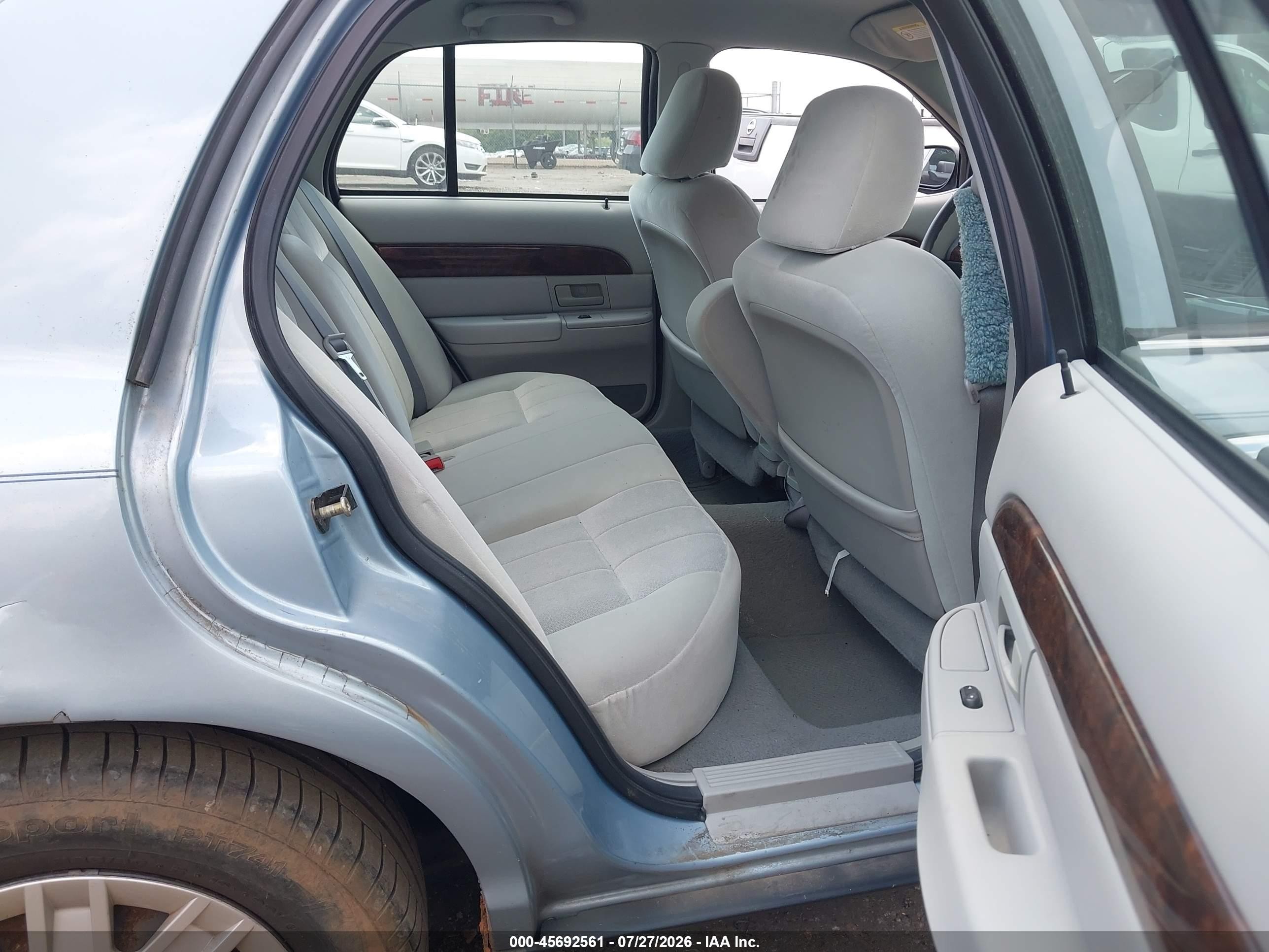 2004 Mercury Grand Marquis Gs Синий vin: 2MEFM74W94X641028
