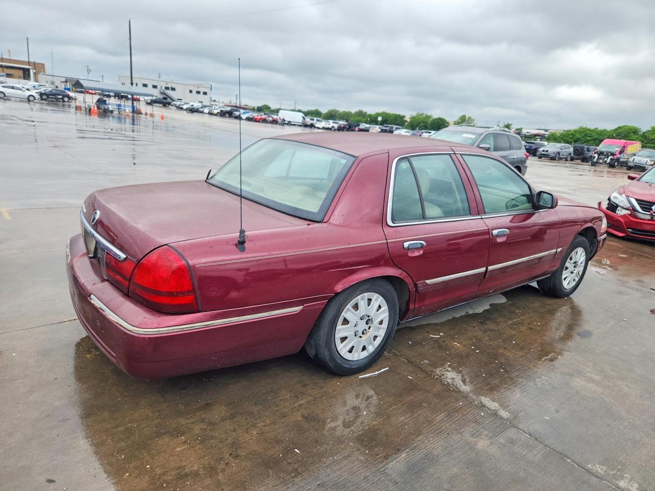 2005 Mercury Grand Marquis Gs Burgundy vin: 2MEFM74W95X607088
