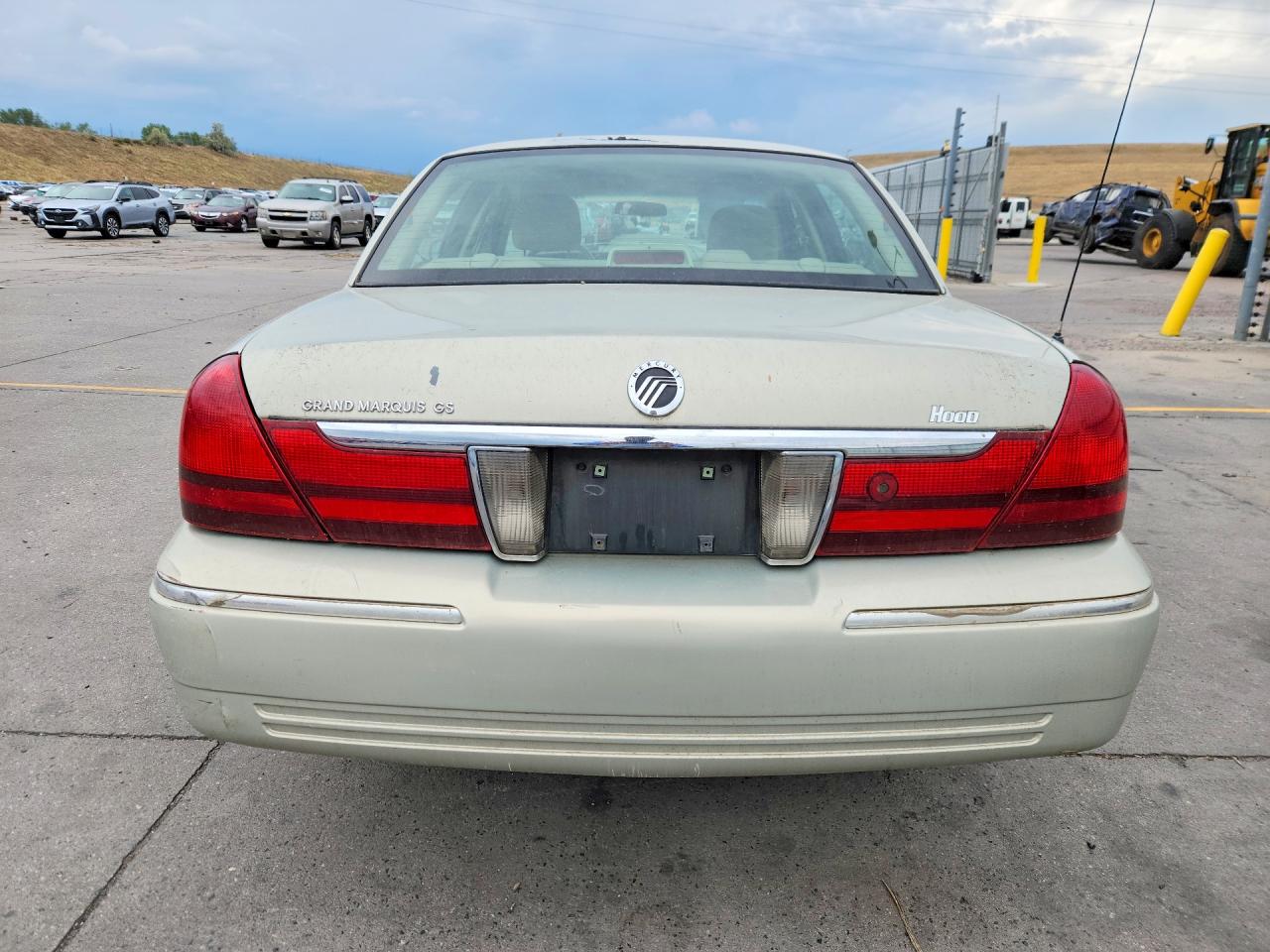2005 Mercury Grand Marquis Gs Tan vin: 2MEFM74W95X610945