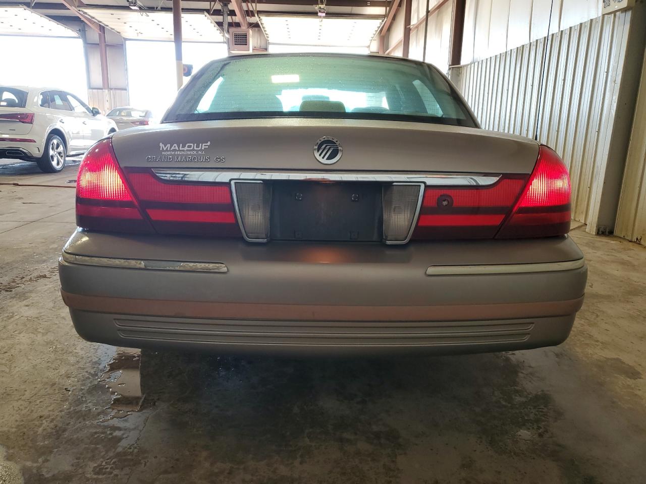 2005 Mercury Grand Marquis Gs Tan vin: 2MEFM74W95X618589
