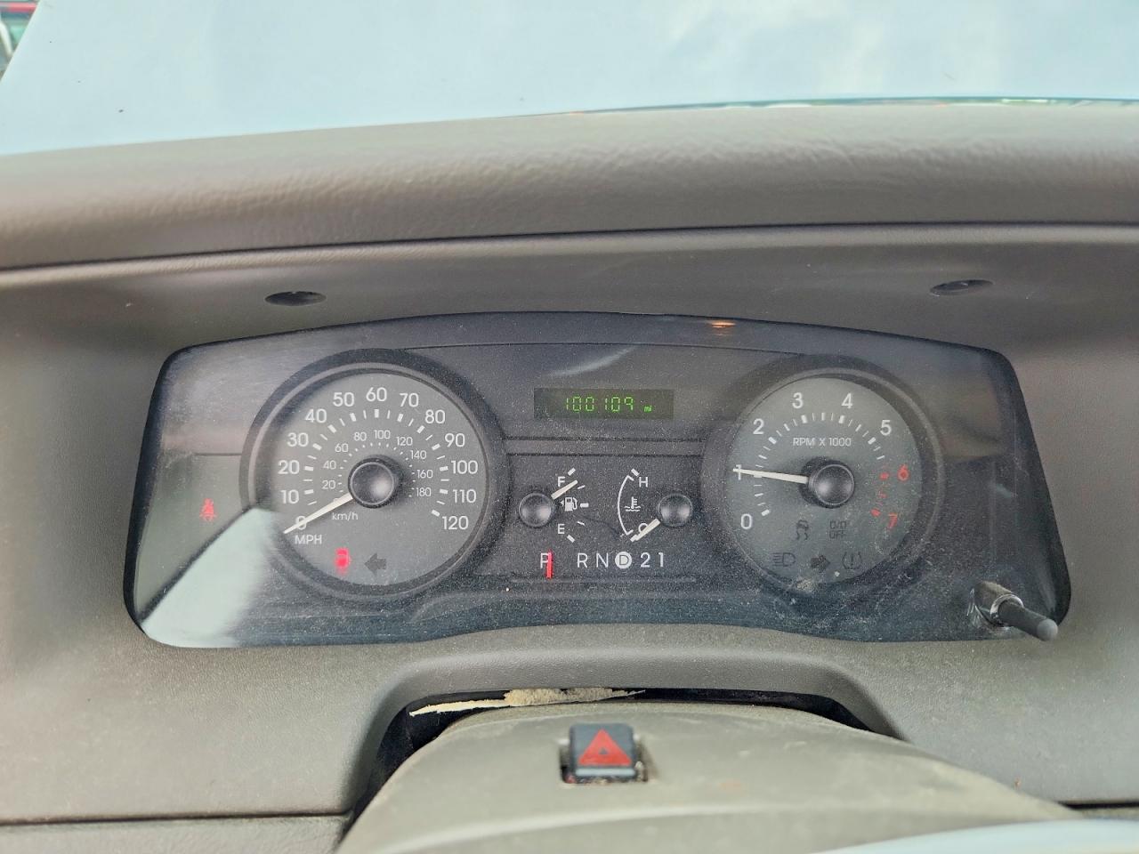 2006 Mercury Grand Marquis Gs Turquoise vin: 2MEFM74W96X600658