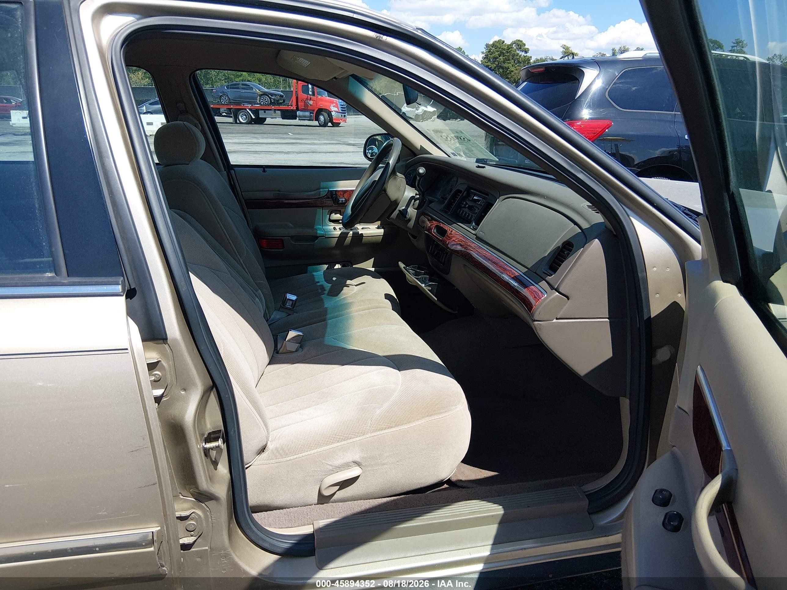 2000 Mercury Grand Marquis Gs Gold vin: 2MEFM74W9YX615647