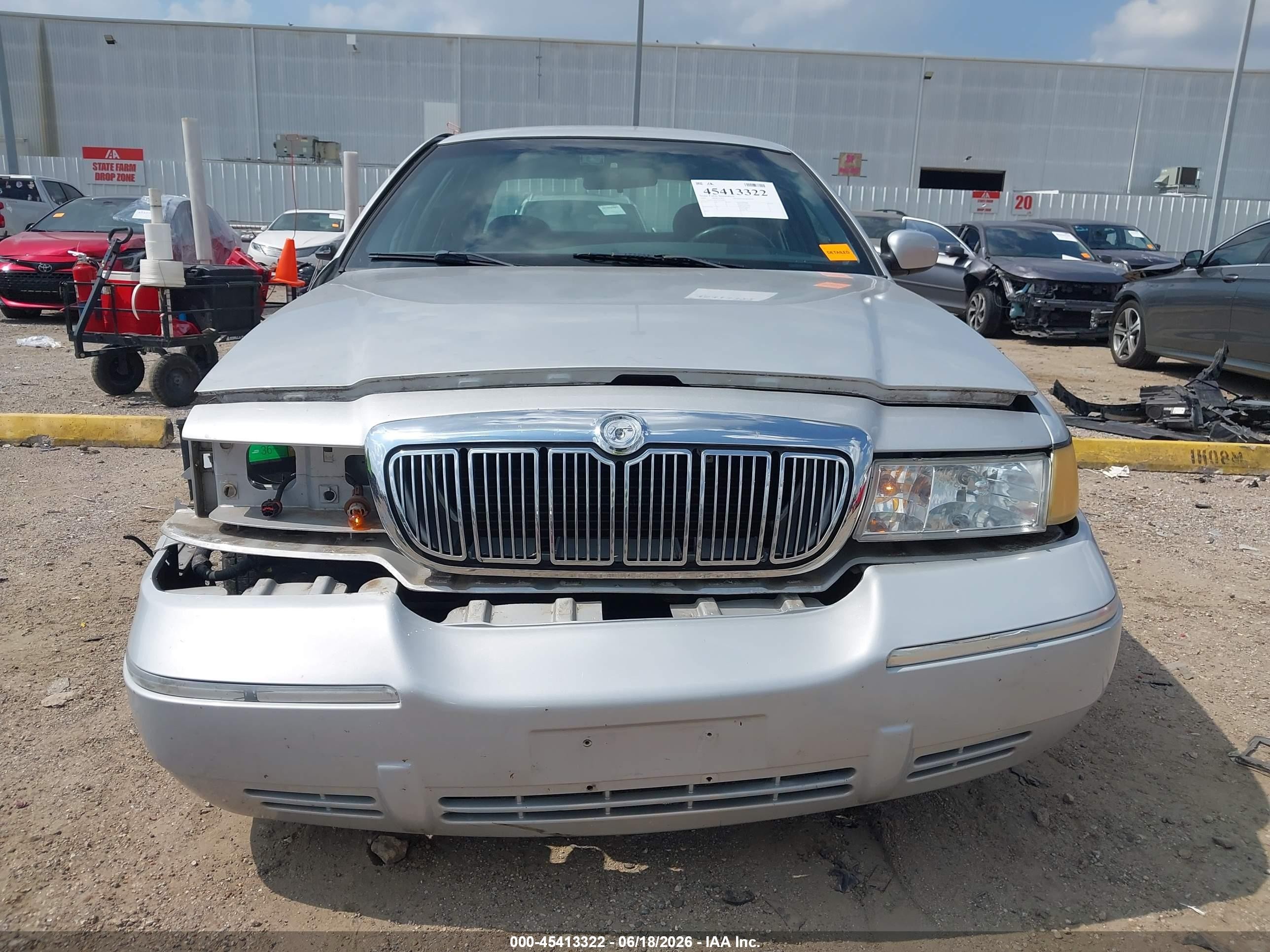 2000 Mercury Grand Marquis Gs Silver vin: 2MEFM74W9YX712055