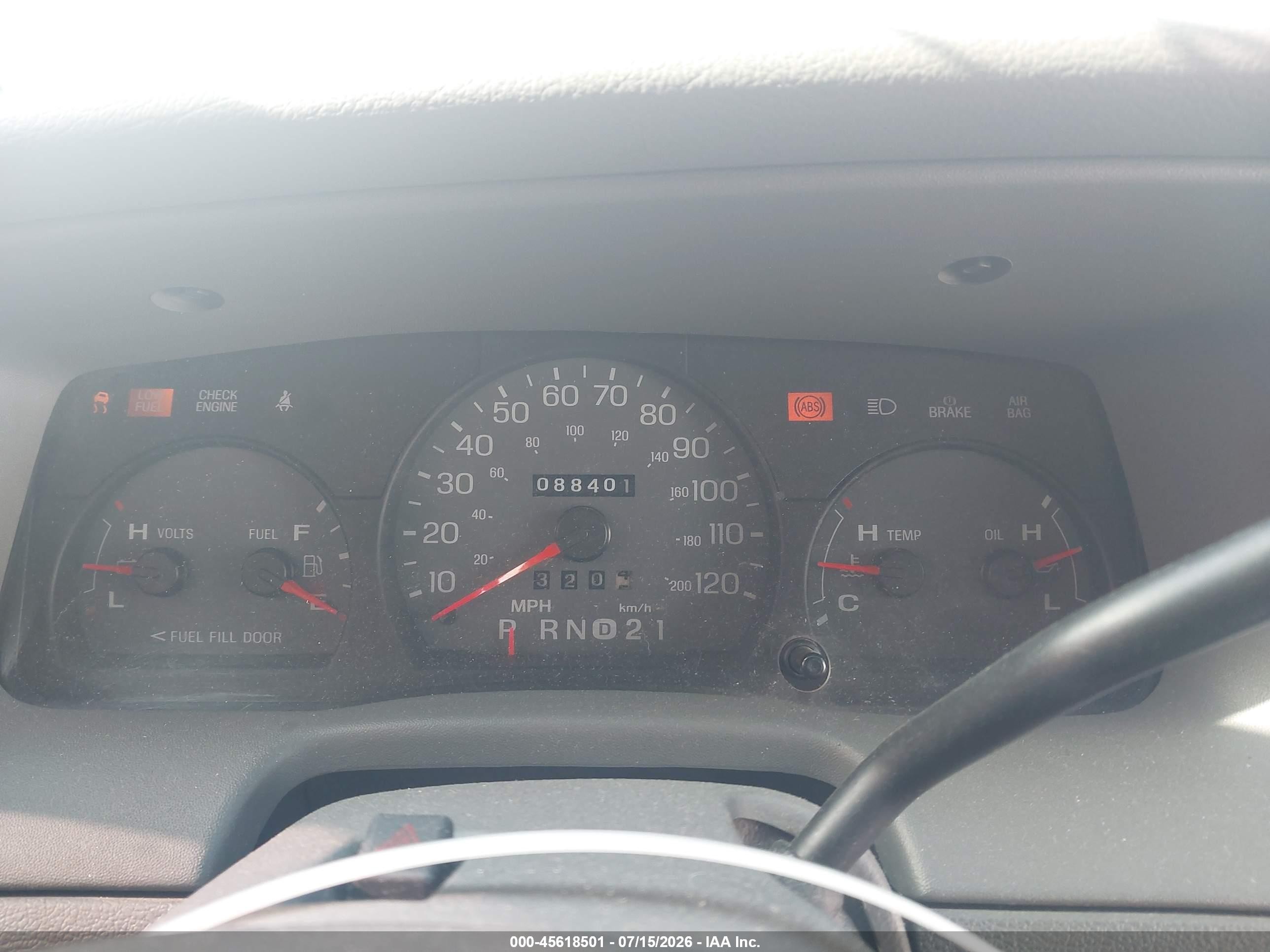 2004 Mercury Grand Marquis Gs Red vin: 2MEFM74WX4X612833