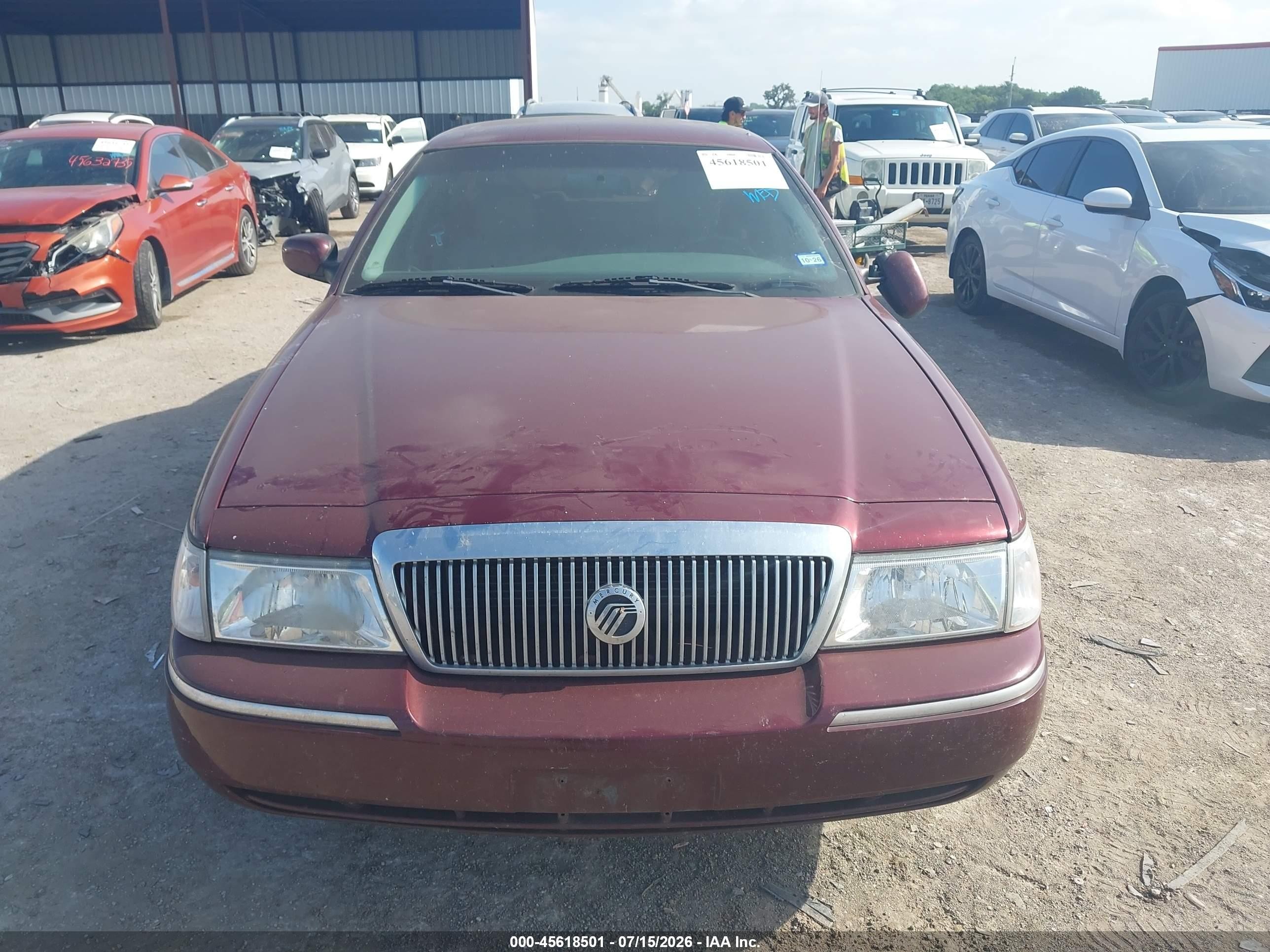 2004 Mercury Grand Marquis Gs Red vin: 2MEFM74WX4X612833