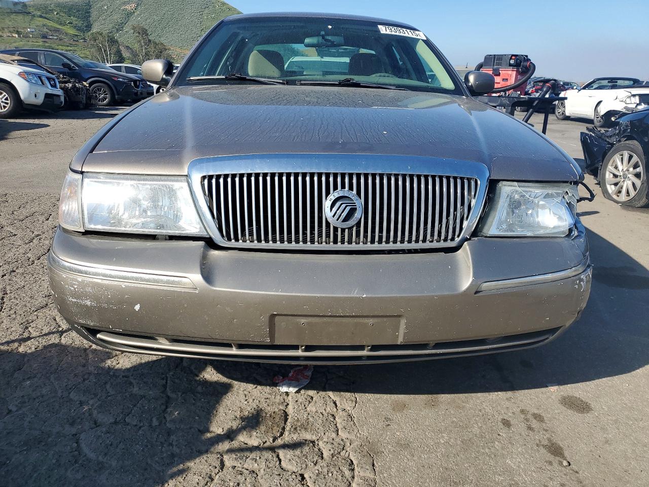 2004 Mercury Grand Marquis Gs Золотой vin: 2MEFM74WX4X662549
