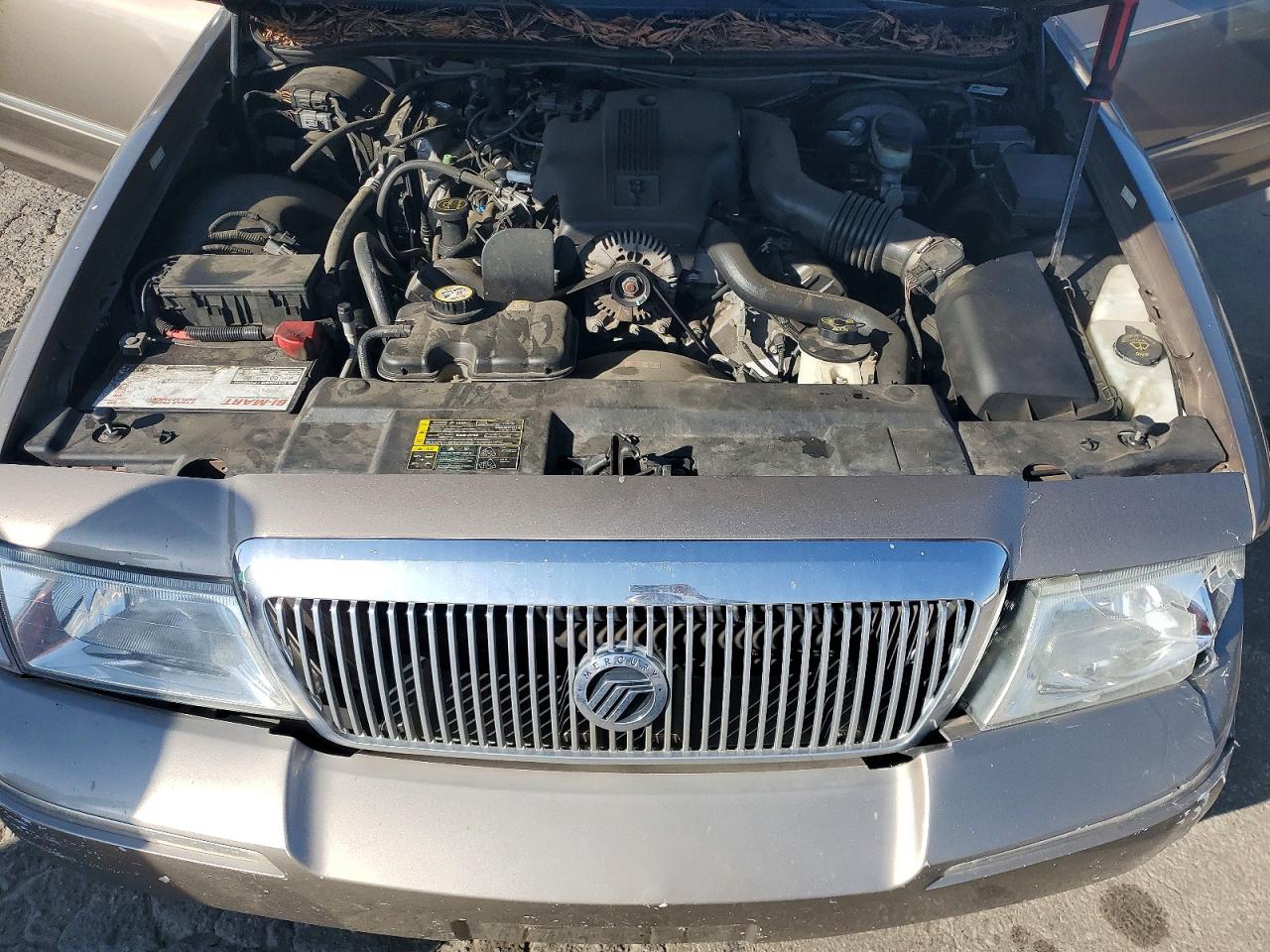 2004 Mercury Grand Marquis Gs Золотой vin: 2MEFM74WX4X662549