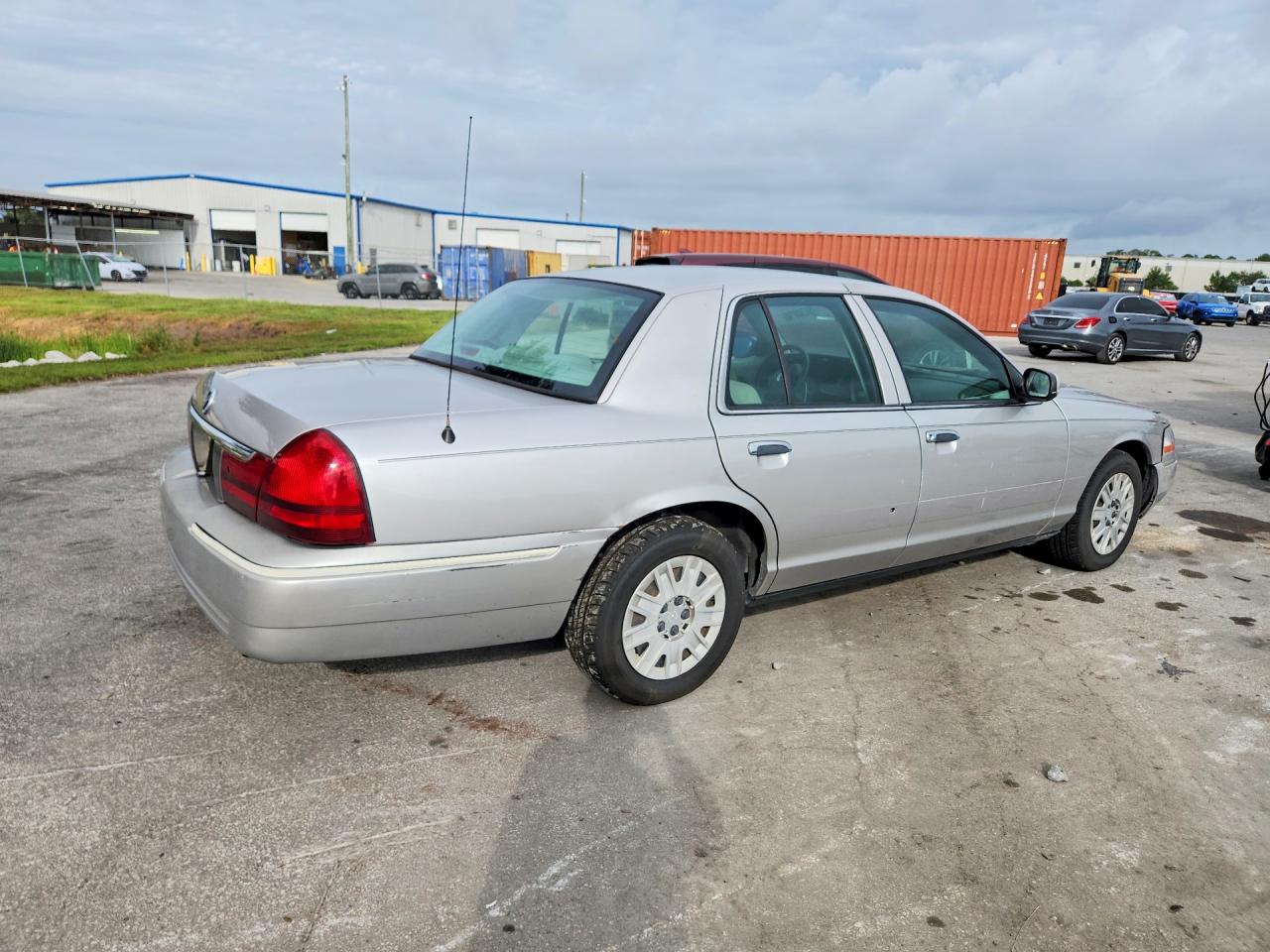 2005 Mercury Grand Marquis Gs Silver vin: 2MEFM74WX5X620982