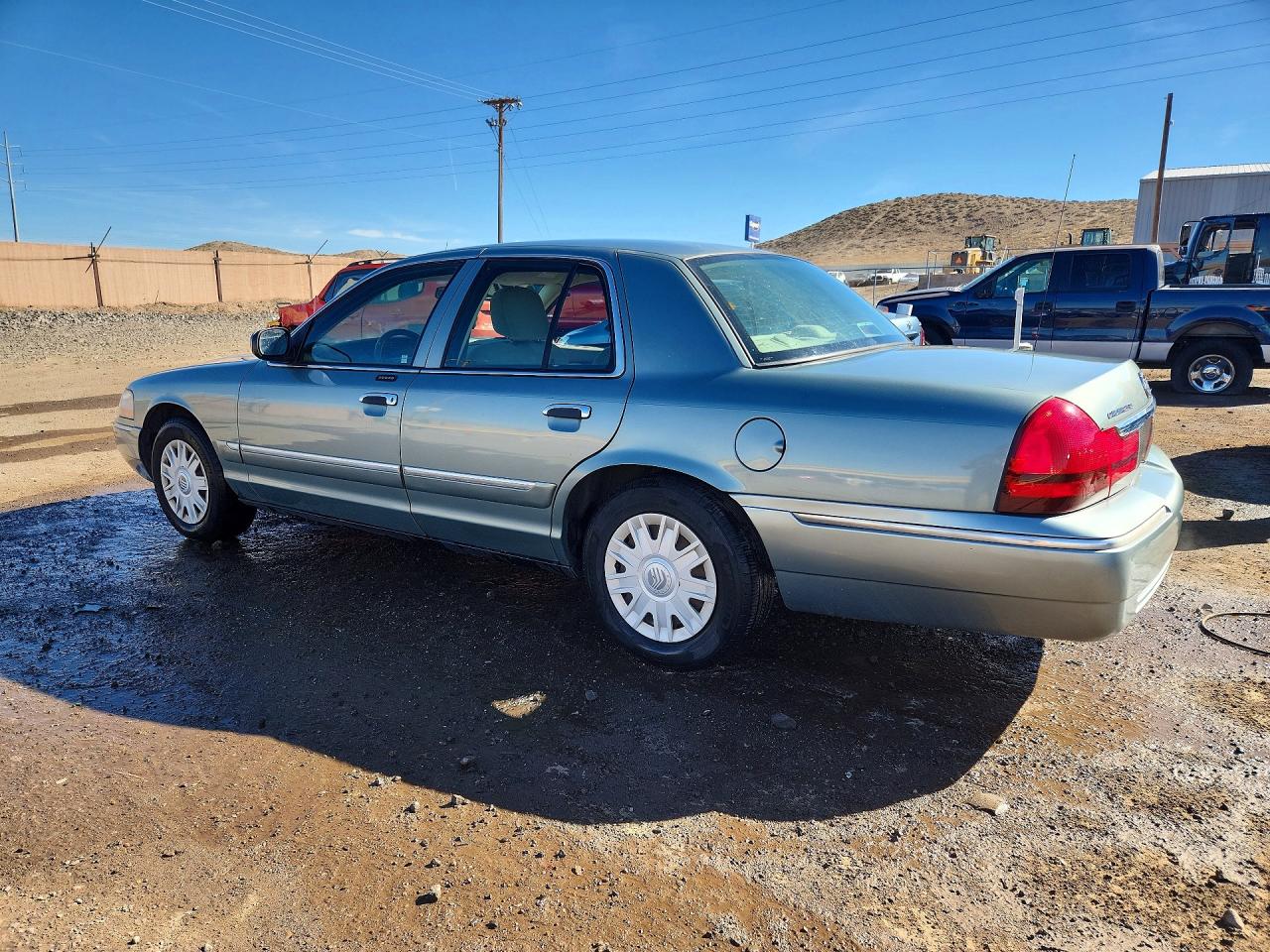 2005 Mercury Grand Marquis Gs Green vin: 2MEFM74WX5X622991