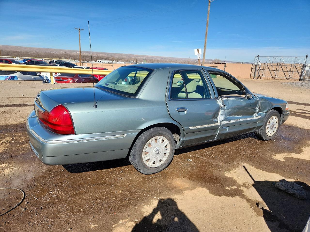 2005 Mercury Grand Marquis Gs Green vin: 2MEFM74WX5X622991