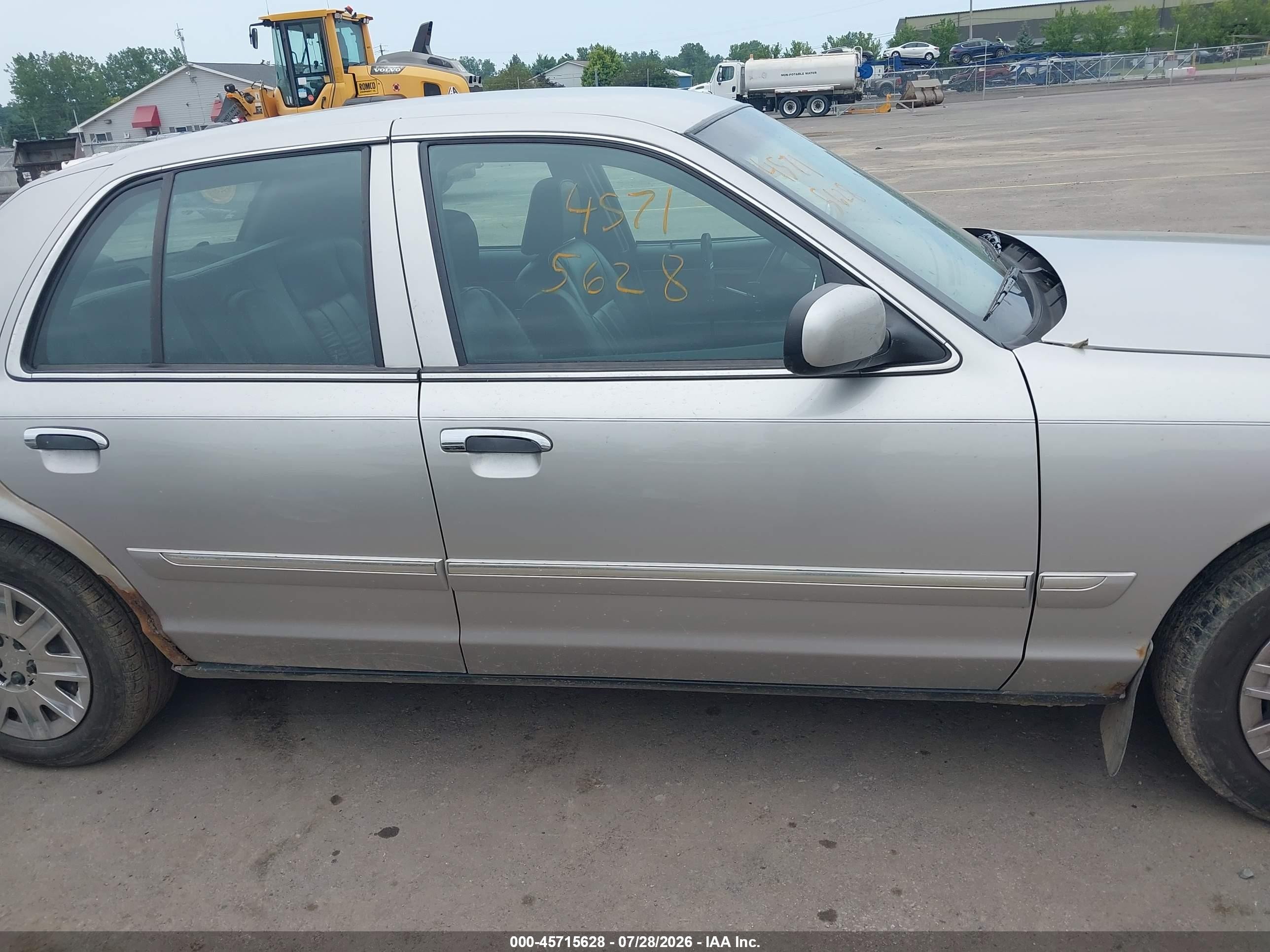 2006 Mercury Grand Marquis Gs Gray vin: 2MEFM74WX6X613029
