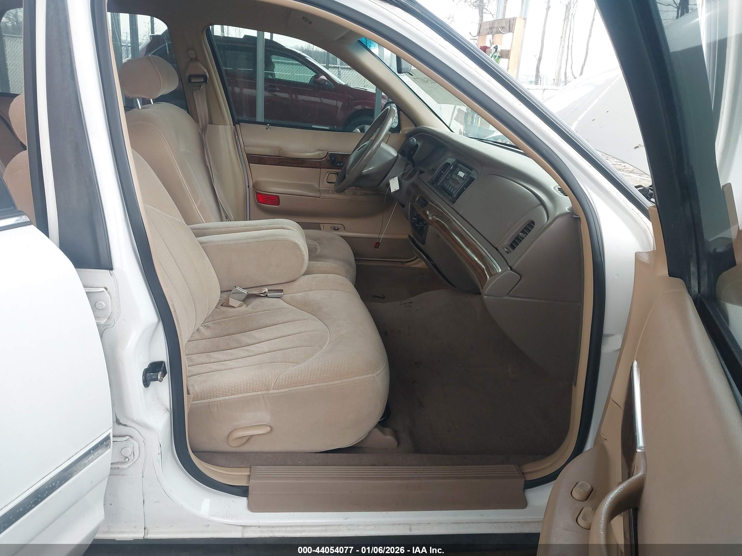 1998 Mercury Grand Marquis   Коричневый vin: 2MEFM74WXWX653496
