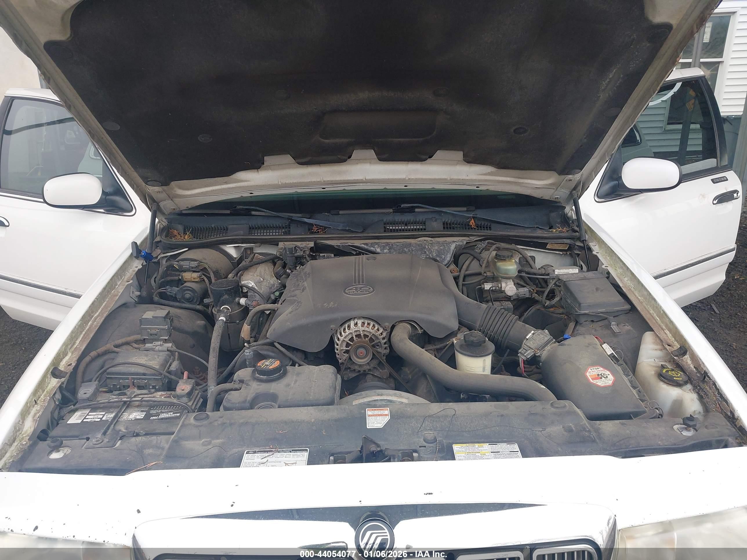 1998 Mercury Grand Marquis   Коричневый vin: 2MEFM74WXWX653496