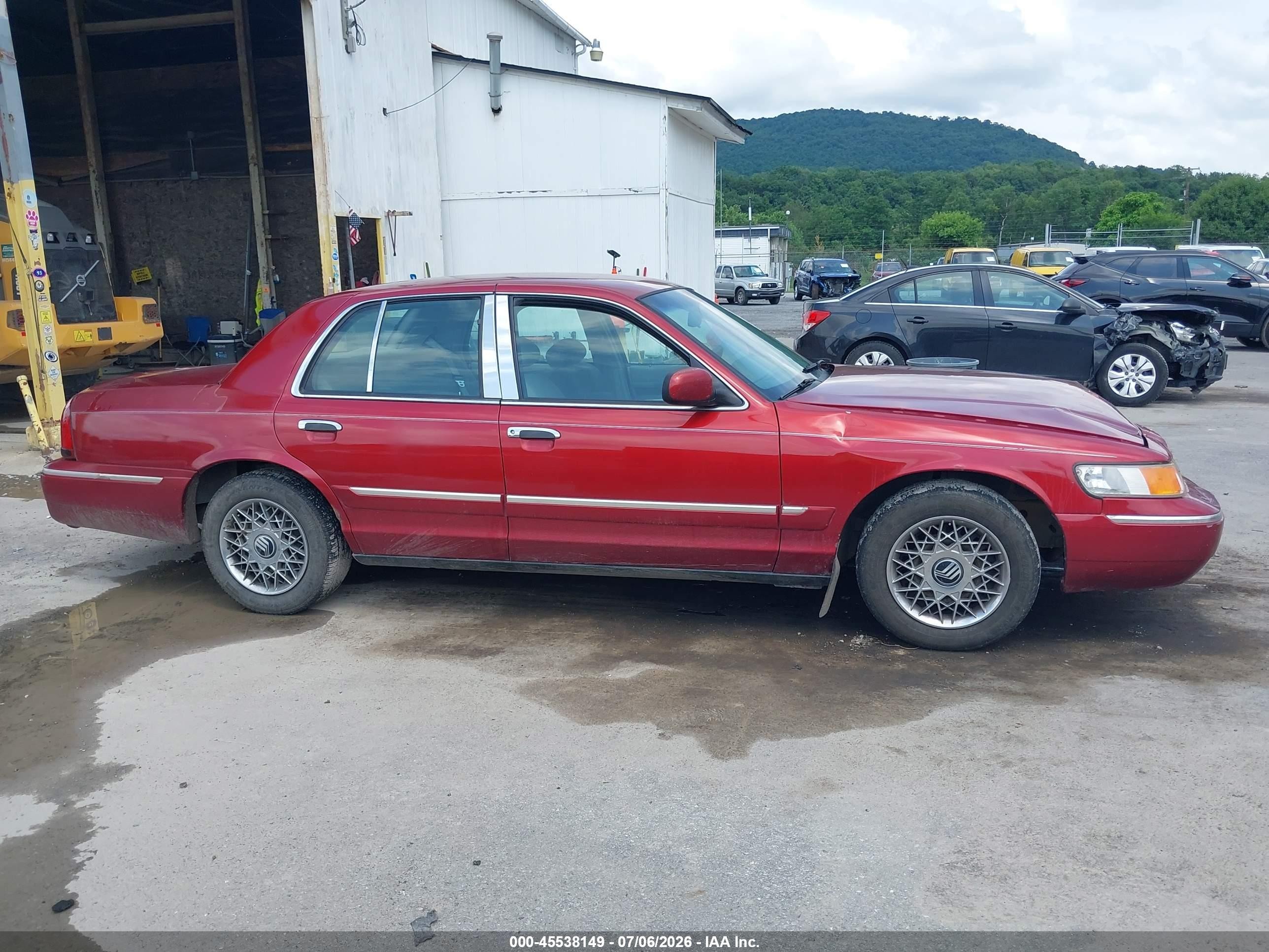 1998 Mercury Grand Marquis   Red vin: 2MEFM74WXWX664112