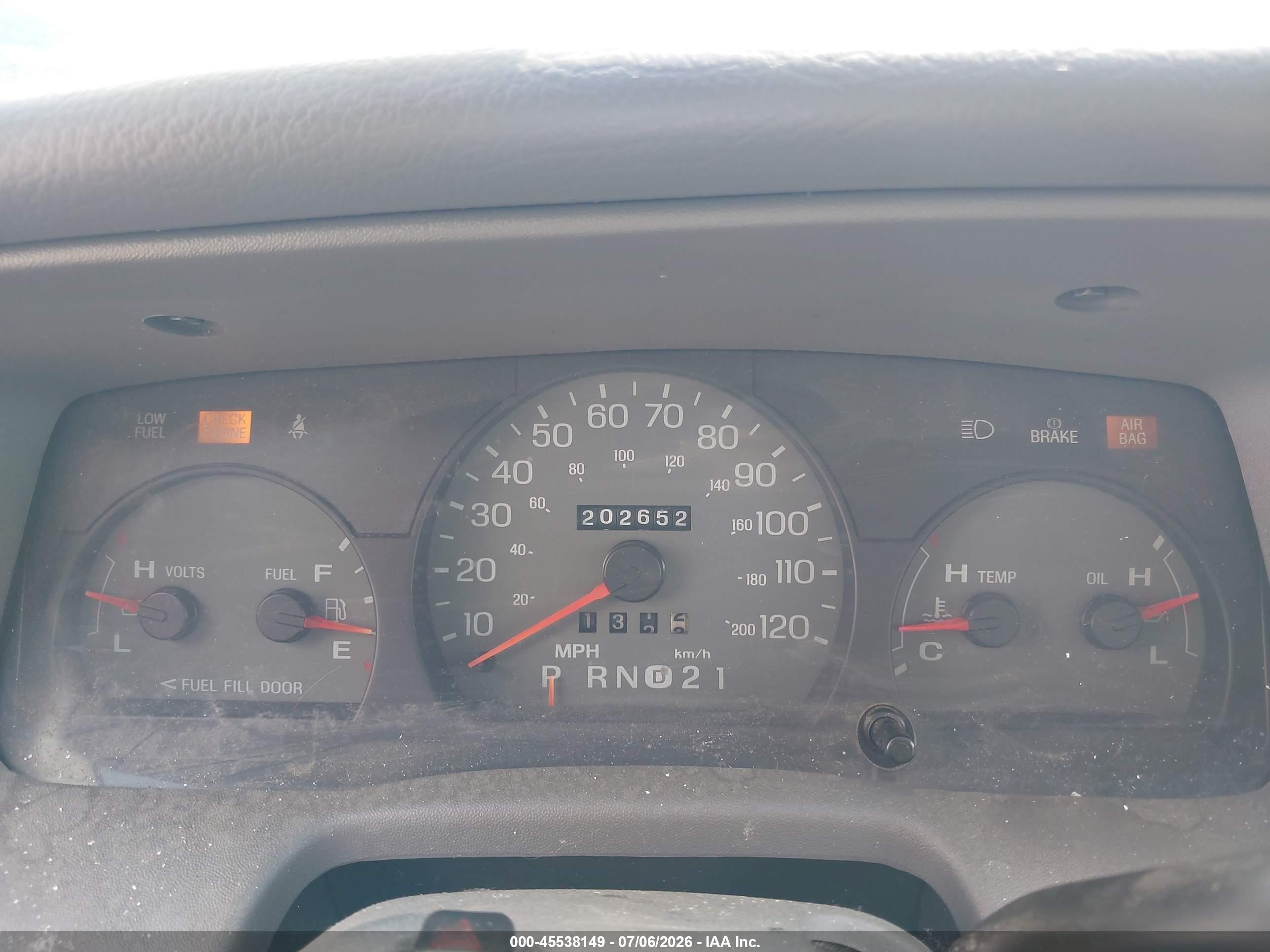 1998 Mercury Grand Marquis   Red vin: 2MEFM74WXWX664112