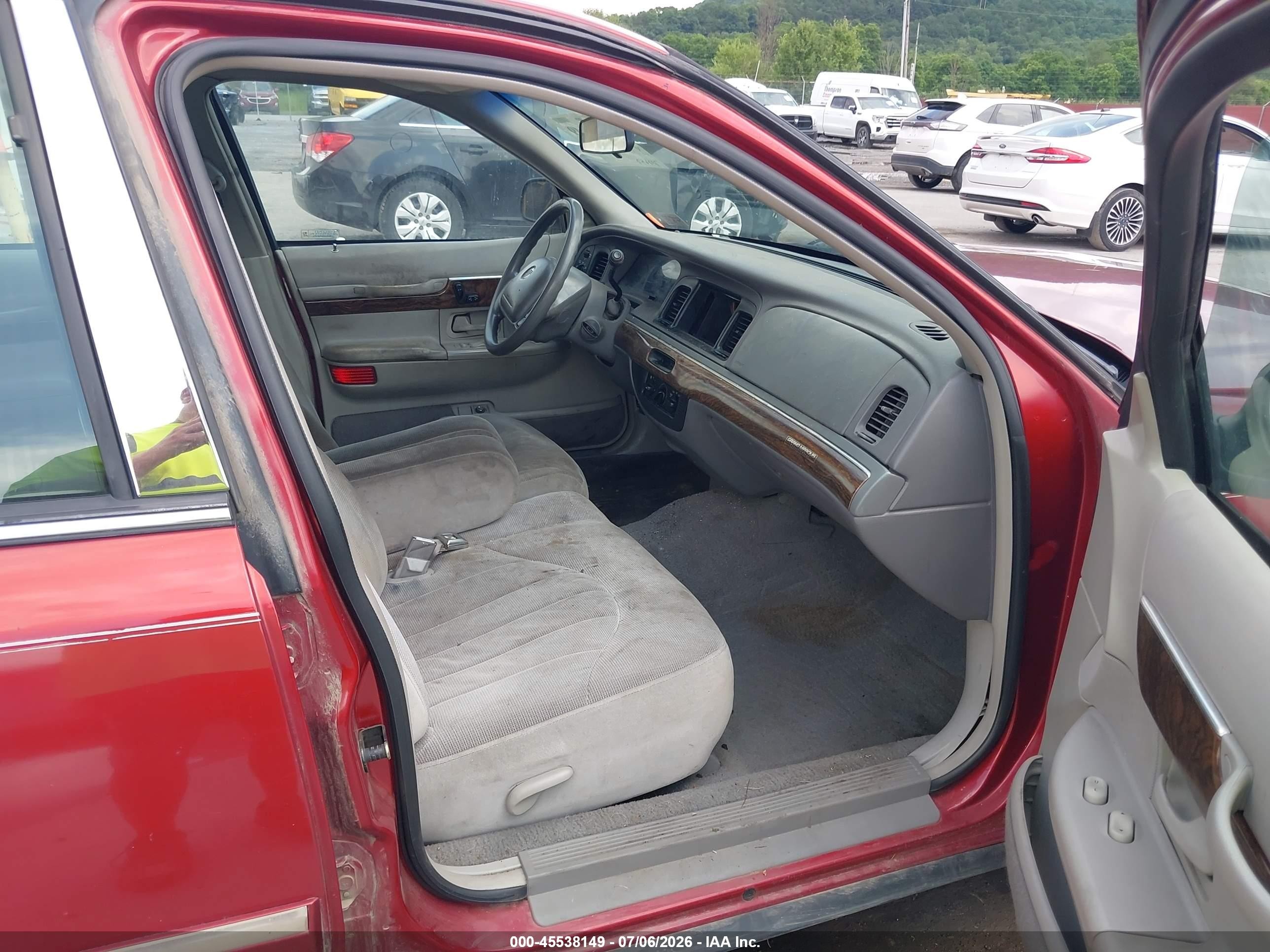1998 Mercury Grand Marquis   Red vin: 2MEFM74WXWX664112