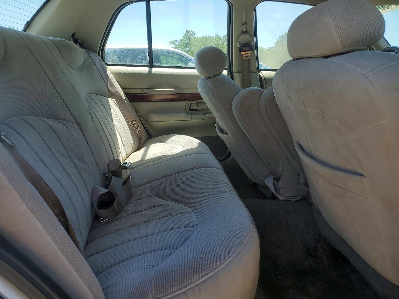 2000 Mercury Grand Marquis Gs White vin: 2MEFM74WXYX642596