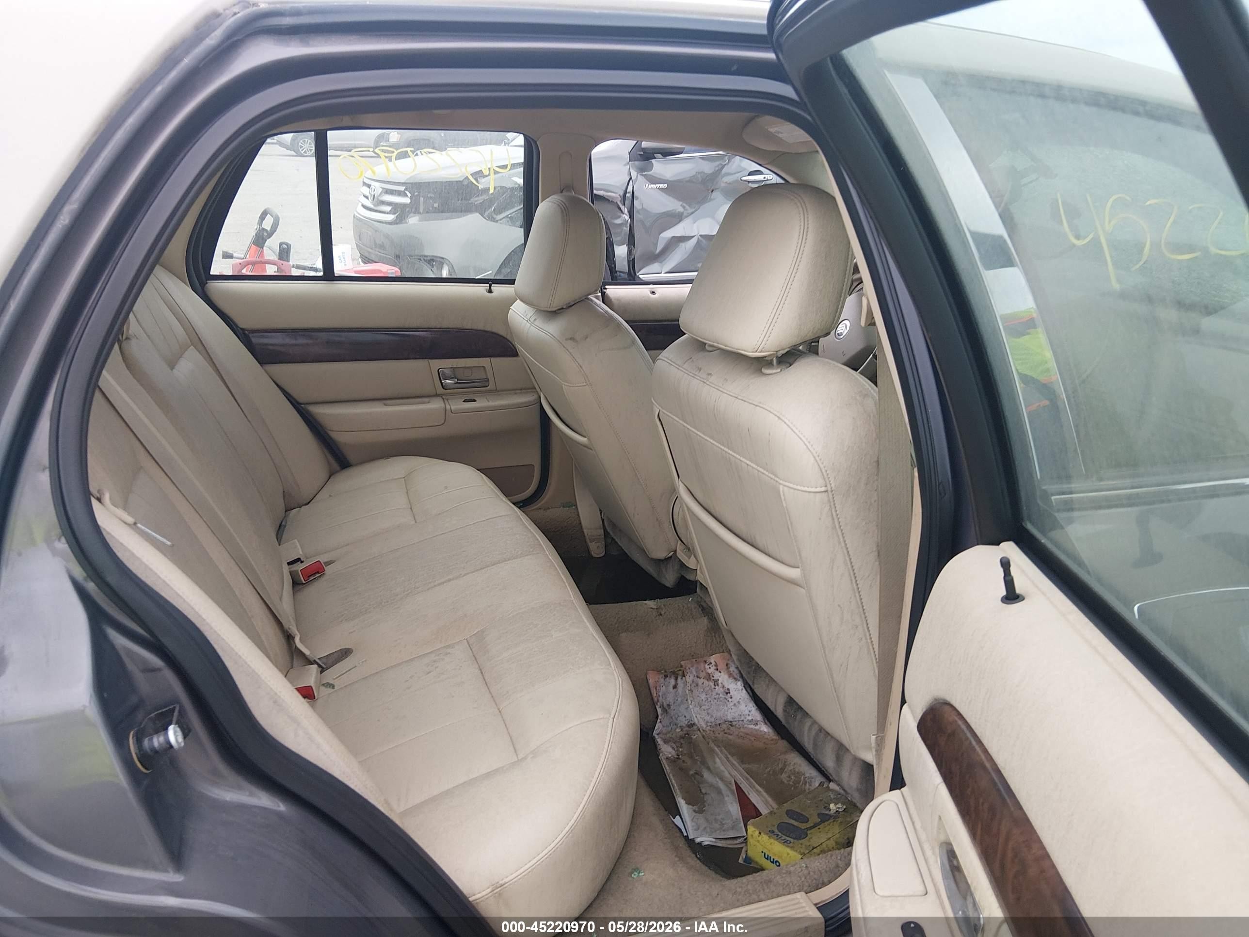 2007 Mercury Grand Marquis Ls Gray vin: 2MEFM75V07X611443