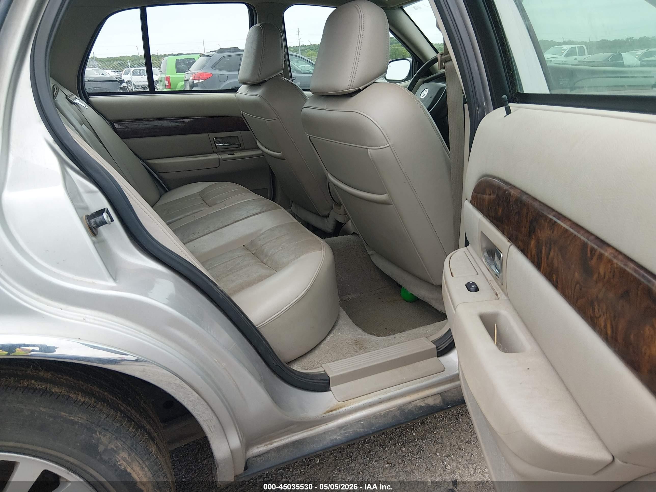 2007 Mercury Grand Marquis Ls Silver vin: 2MEFM75V07X642224