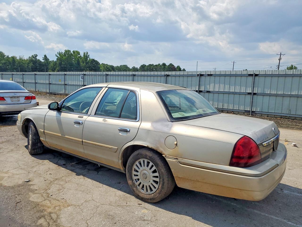 2008 Mercury Grand Marquis Ls Gold vin: 2MEFM75V08X605532