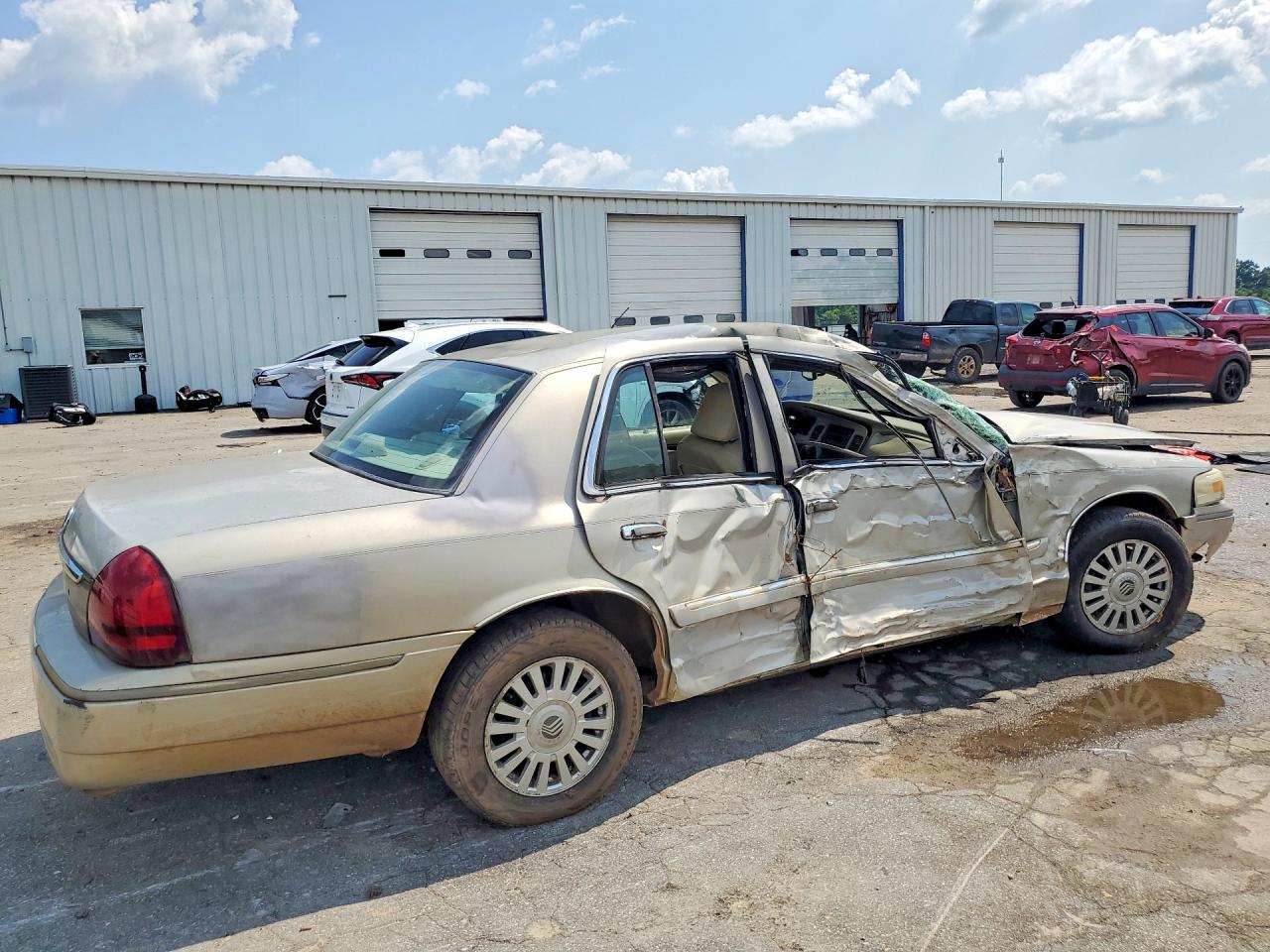 2008 Mercury Grand Marquis Ls Gold vin: 2MEFM75V08X605532