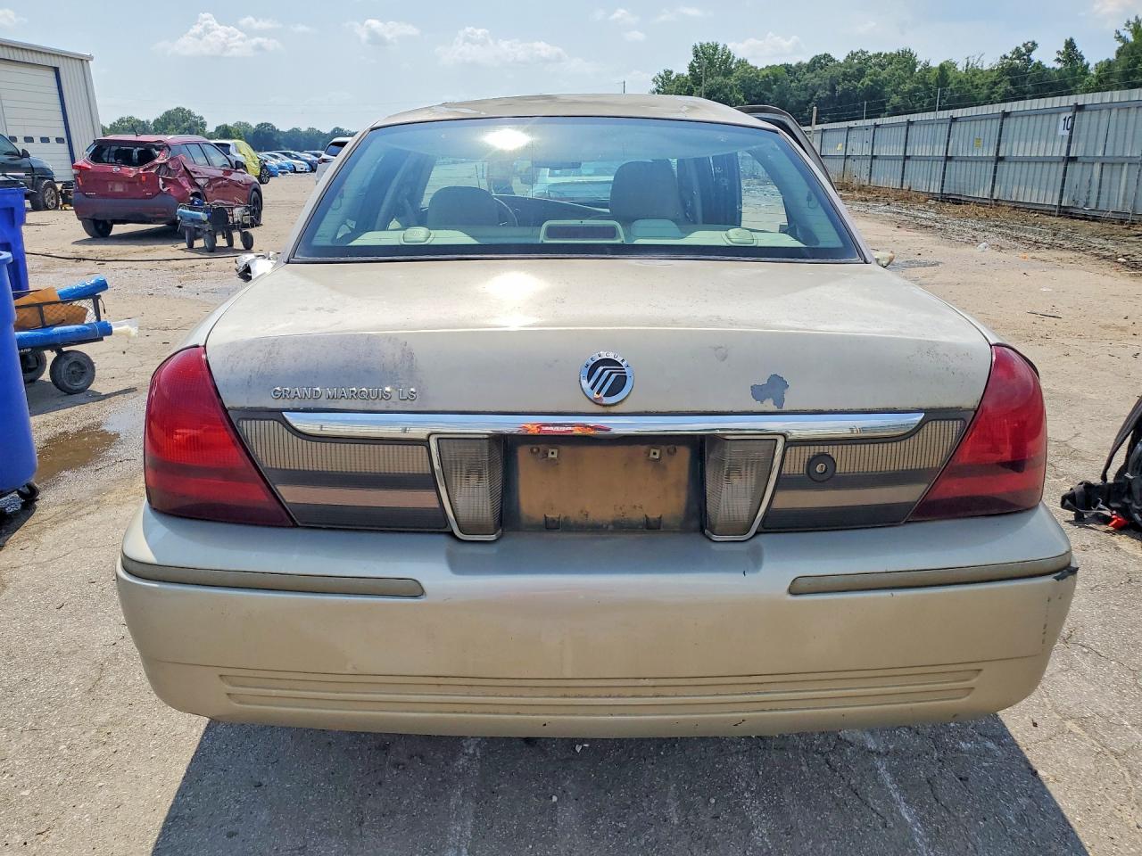 2008 Mercury Grand Marquis Ls Gold vin: 2MEFM75V08X605532