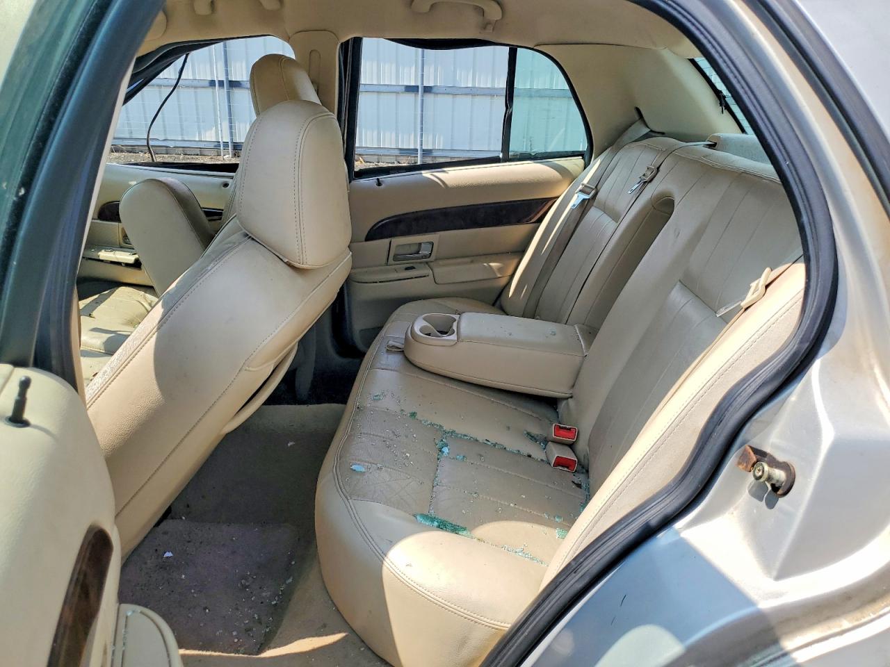 2008 Mercury Grand Marquis Ls Gold vin: 2MEFM75V08X605532