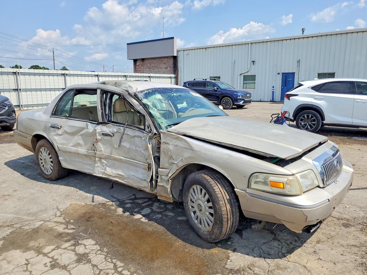 2008 Mercury Grand Marquis Ls Gold vin: 2MEFM75V08X605532