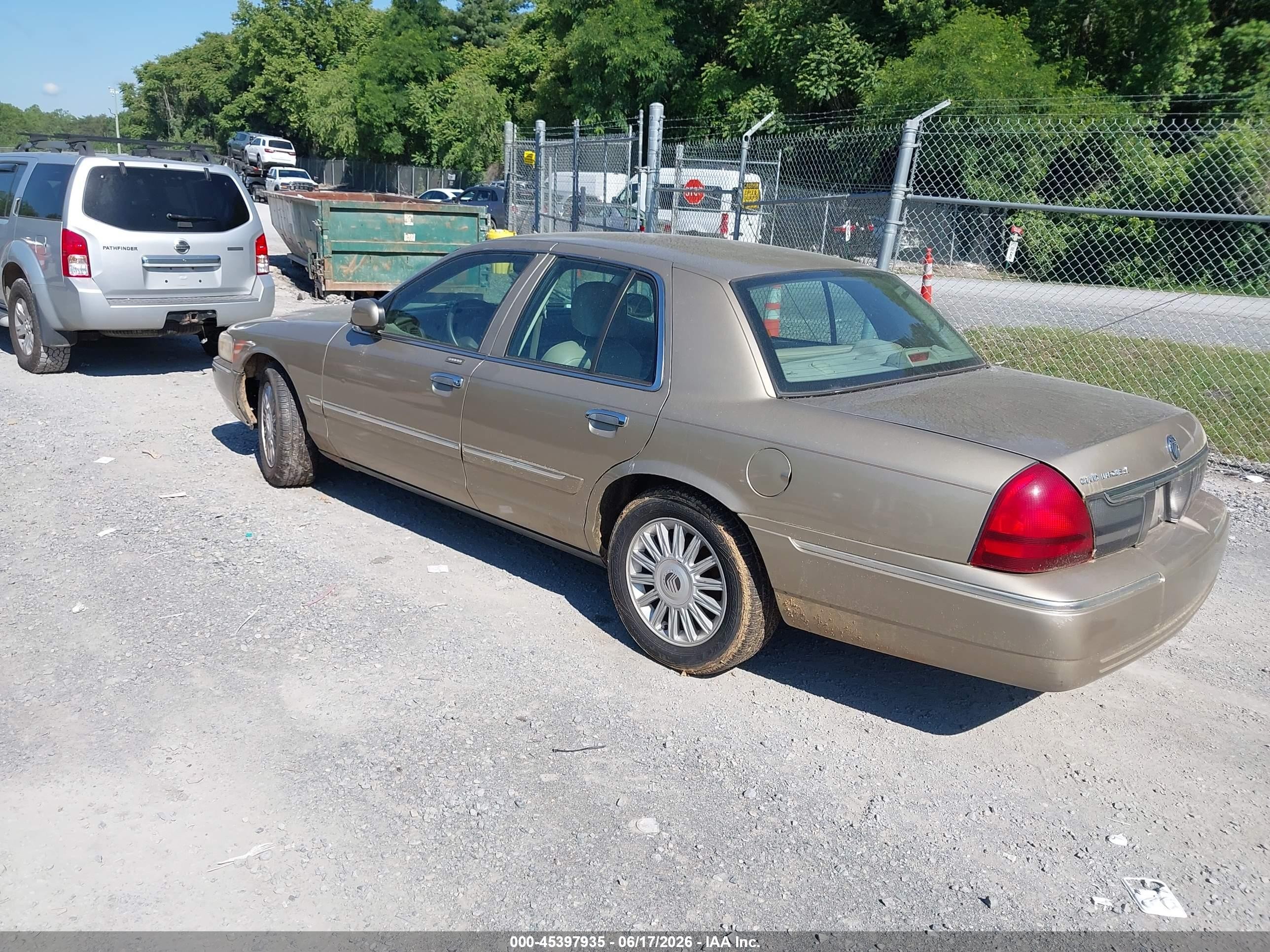 2008 Mercury Grand Marquis Ls Gold vin: 2MEFM75V08X652592
